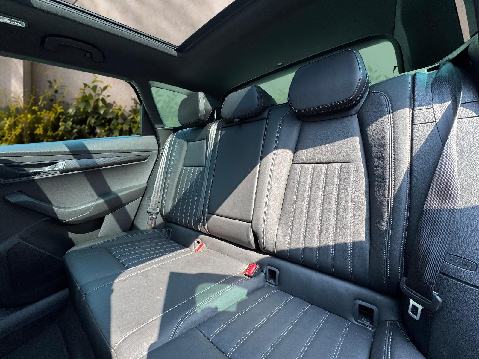 SKODA Karoq 2.0 TSI SportLine 4x4 DSG-image-9