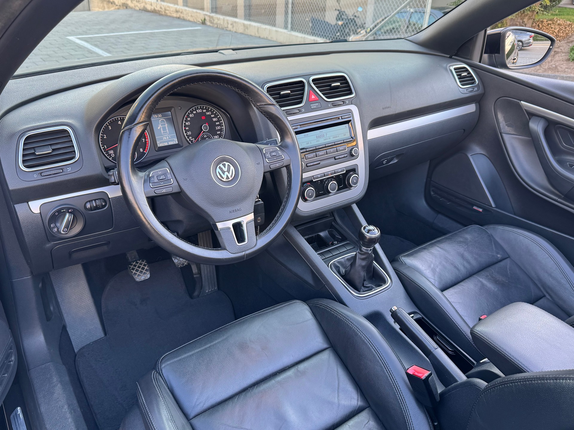 VW Eos 1.4 TSI Cabriolet-image-8