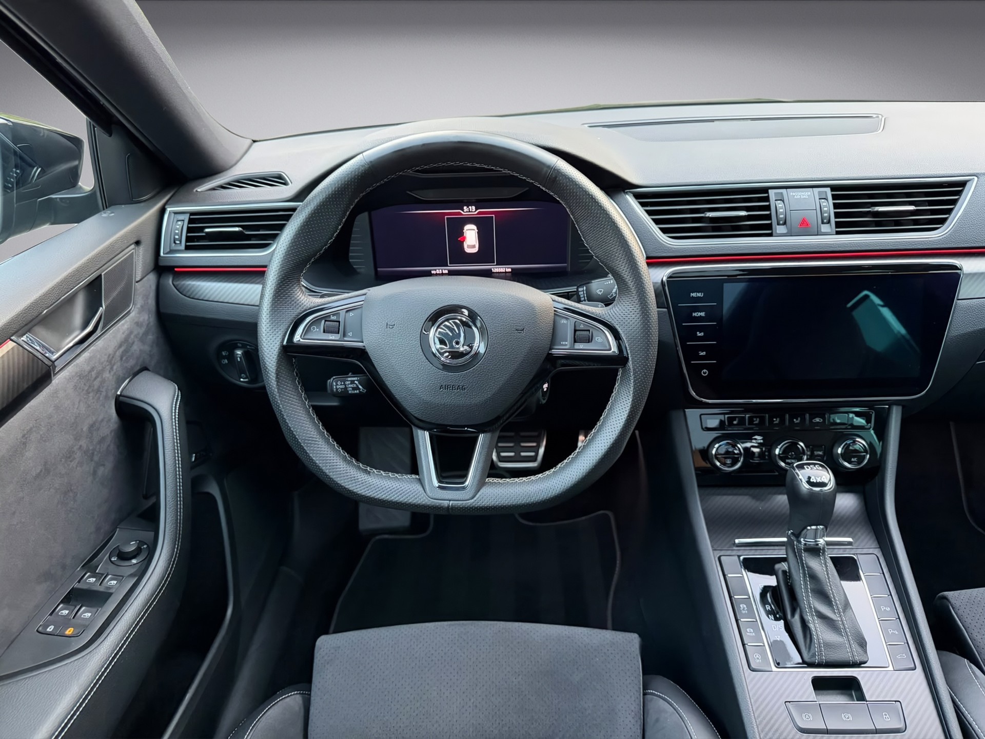 SKODA Superb Combi 2.0 TSI SportLine Plus 4x4 DSG * Facelift *-image-6