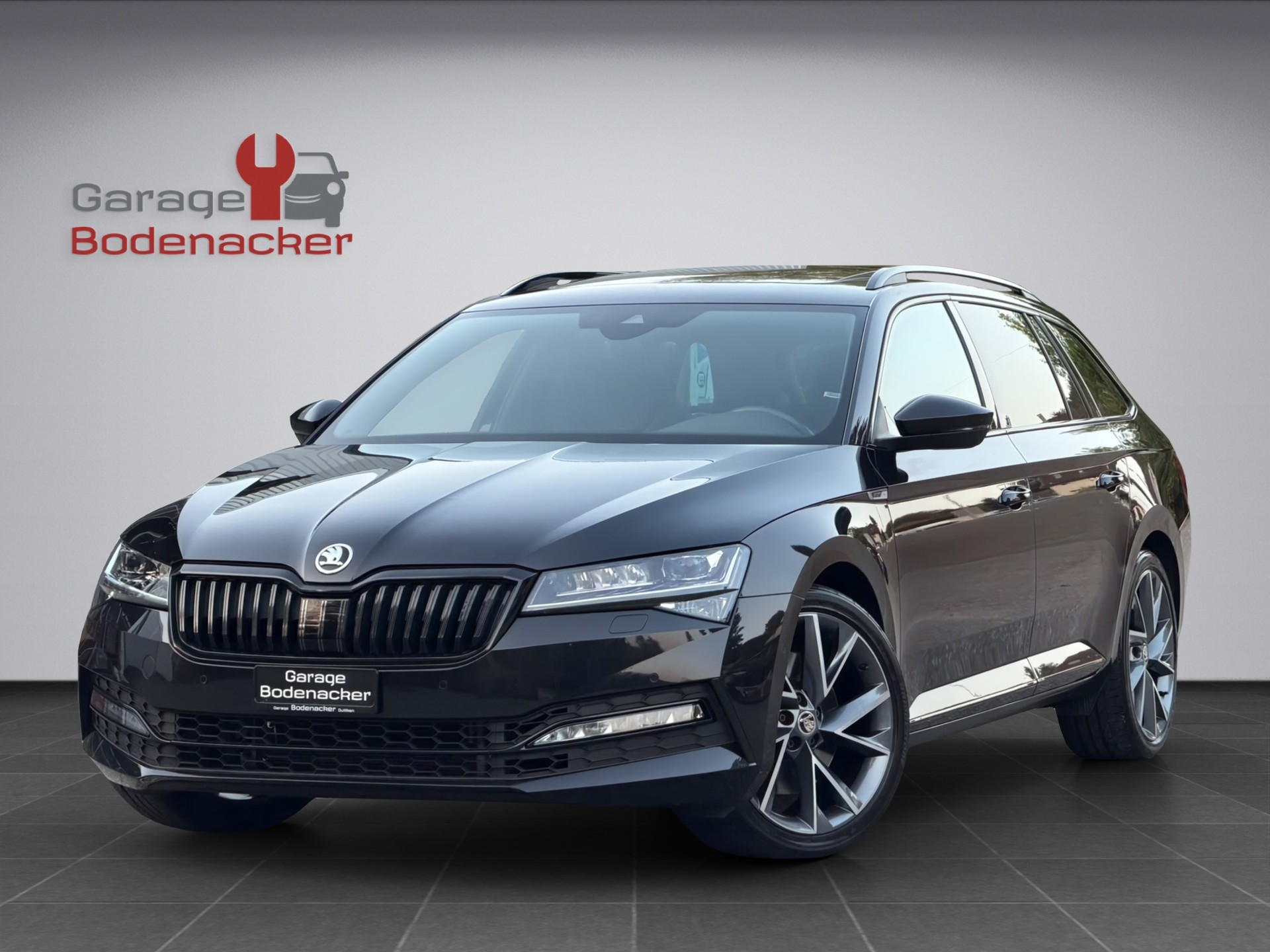 SKODA Superb Combi 2.0 TSI SportLine Plus 4x4 DSG * Facelift *-image-0
