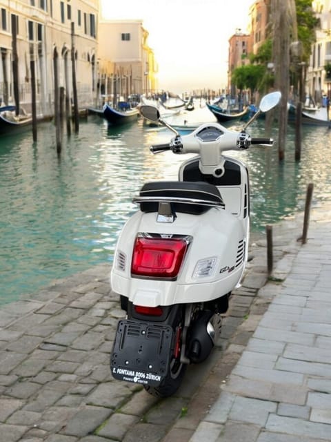 PIAGGIO Vespa GTS 125 Super RST Euro 5+-image-4