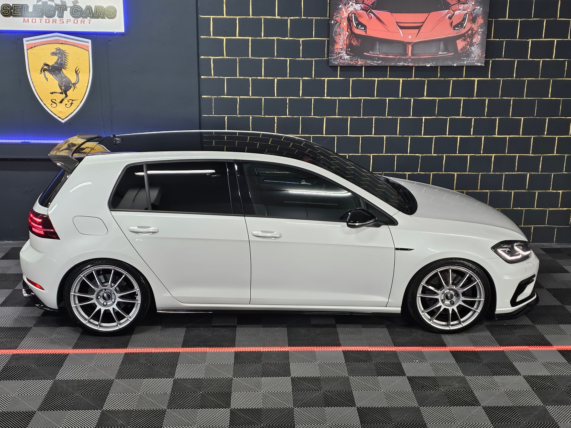 VW Golf 2.0 TSI R 4Motion DSG-image-4