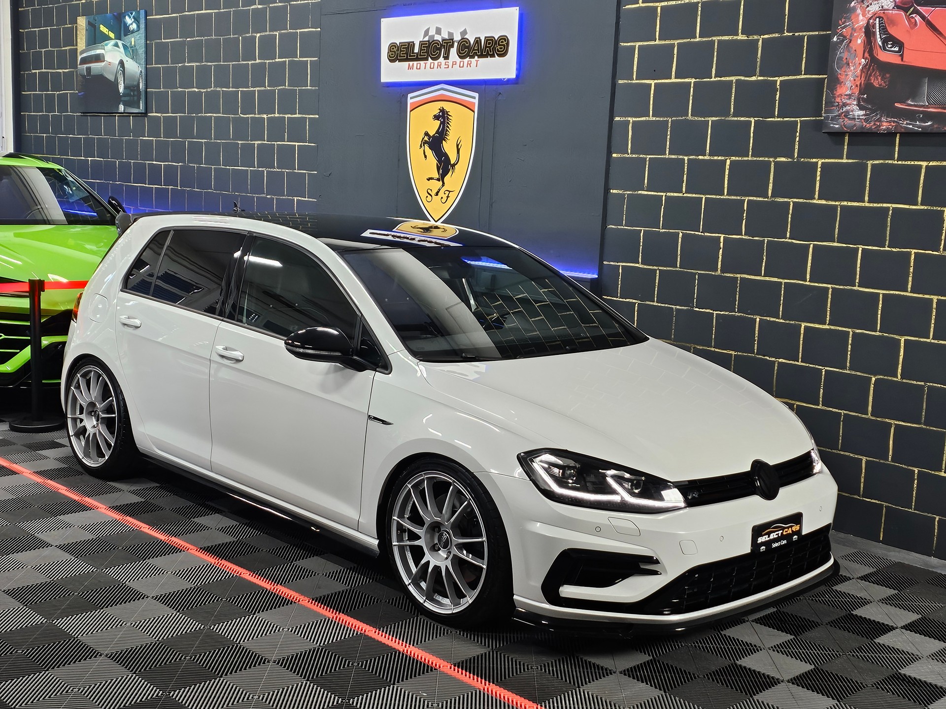 VW Golf 2.0 TSI R 4Motion DSG-image-0