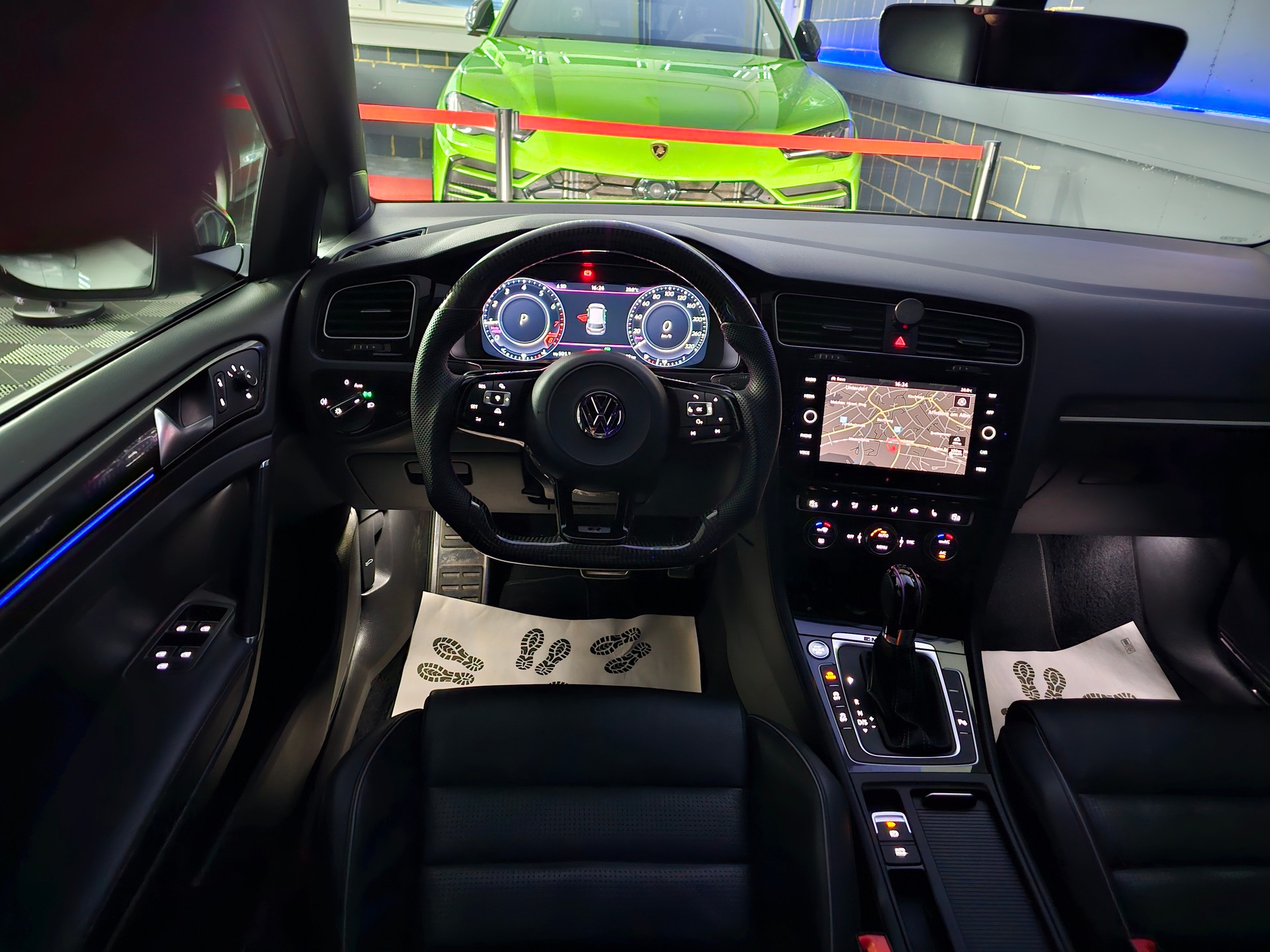 VW Golf 2.0 TSI R 4Motion DSG-image-11
