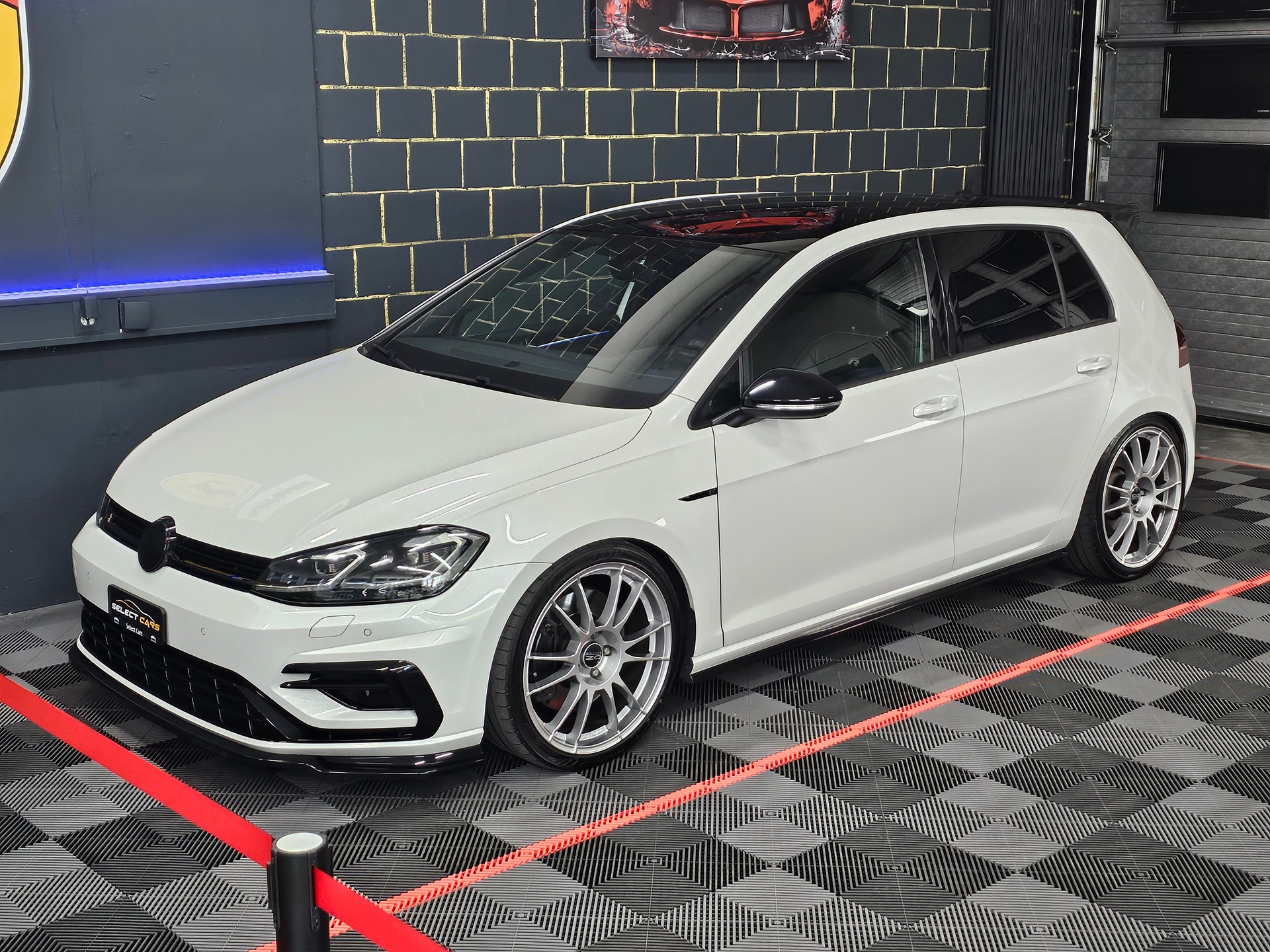 VW Golf 2.0 TSI R 4Motion DSG-image-3