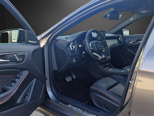 MERCEDES-BENZ GLA 250 AMG Line 4Matic-image-9