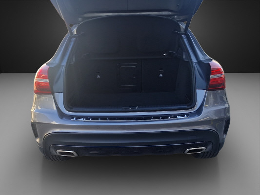 MERCEDES-BENZ GLA 250 AMG Line 4Matic-image-6