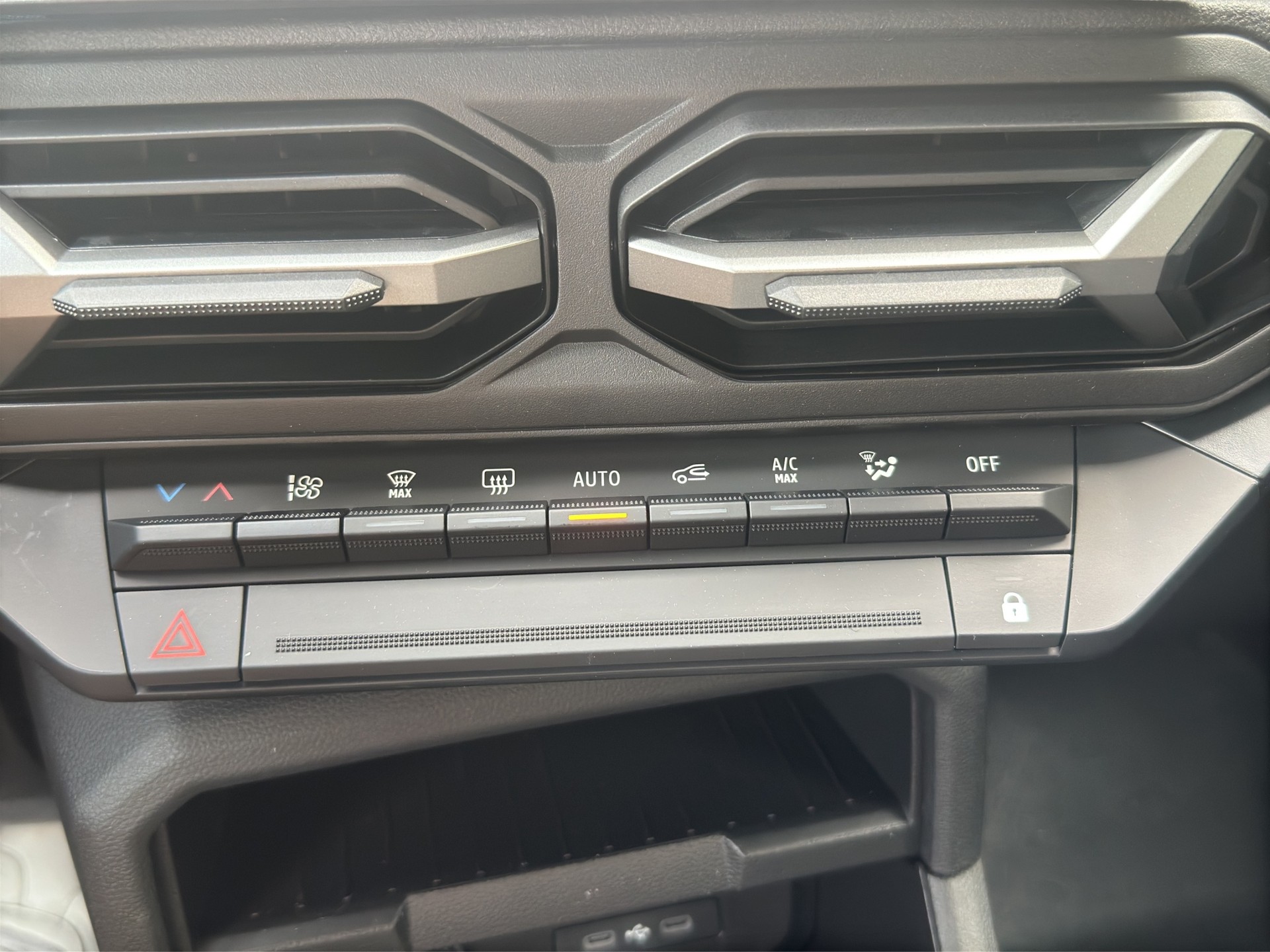 DACIA Duster HEV 140 Journey Safety Aut.-image-19