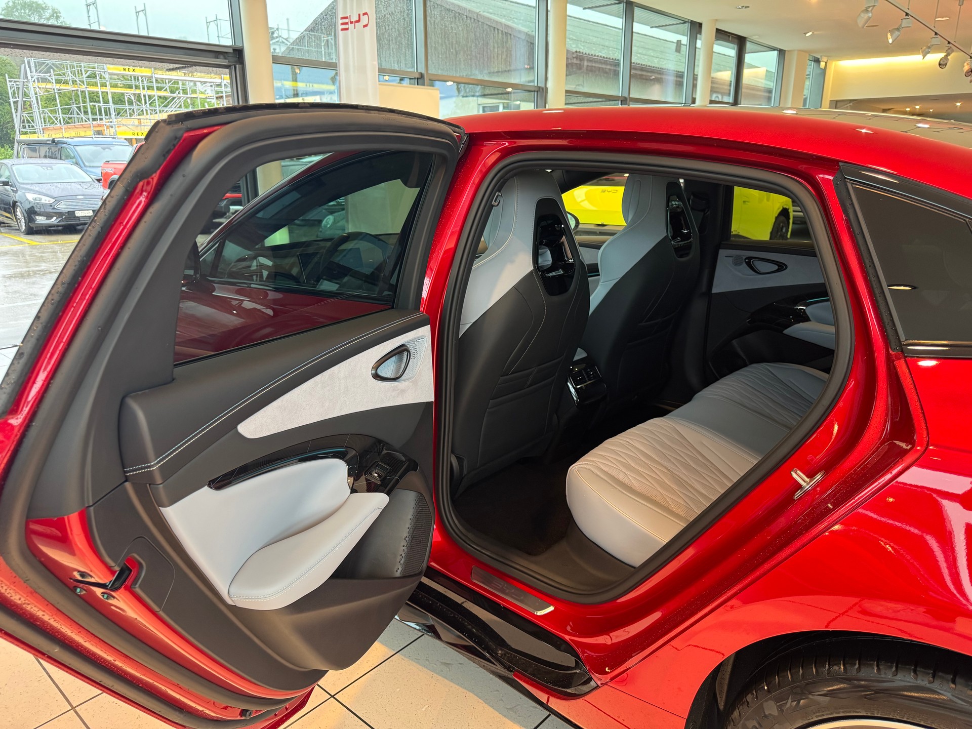 BYD Seal 82,5 kWh Excellence AWD-image-24