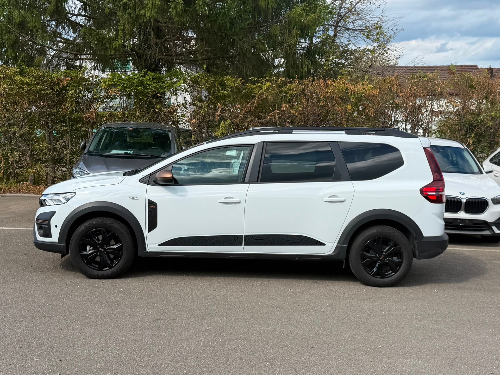 DACIA Jogger HEV 140 Extreme-image-3