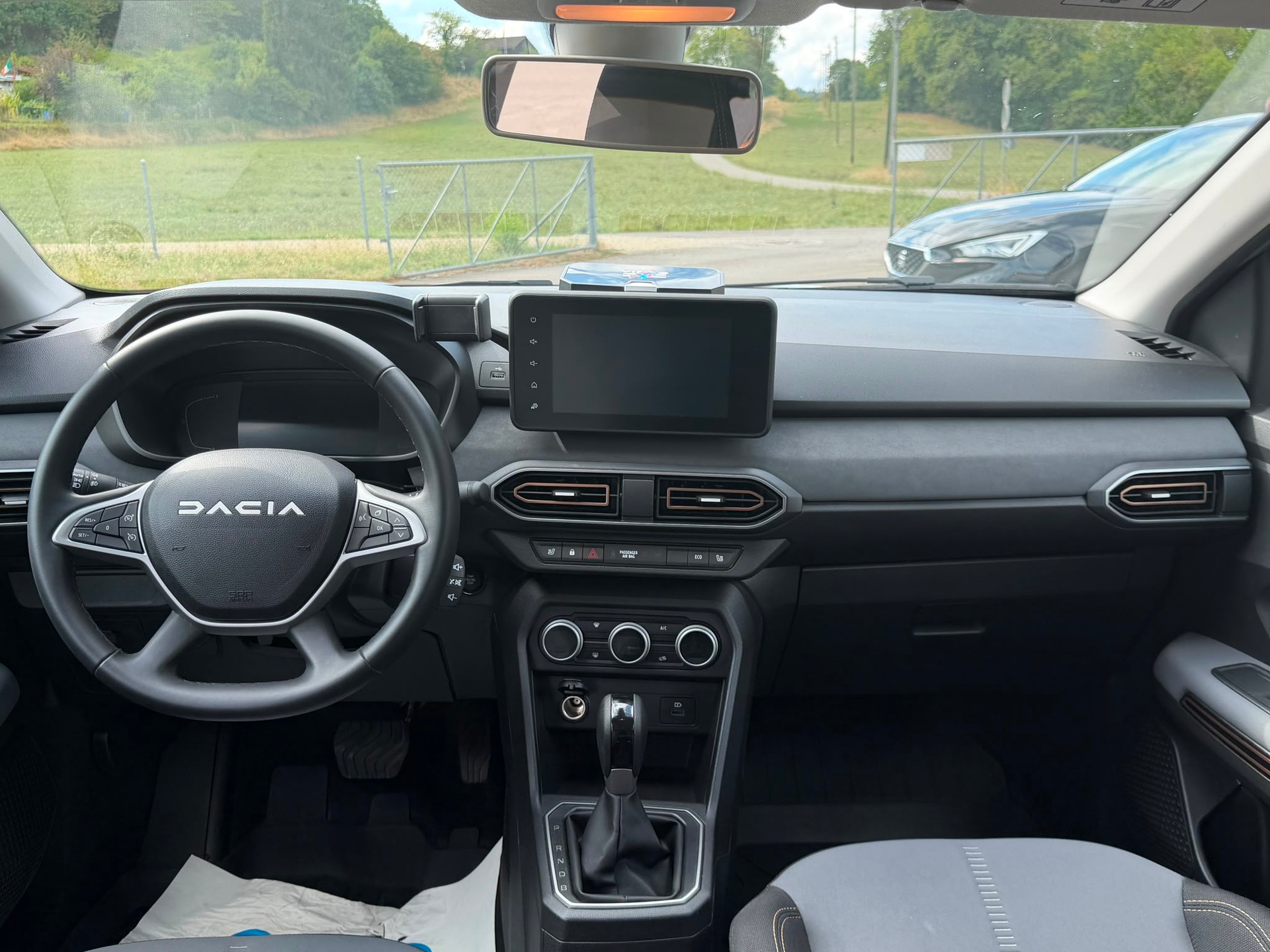 DACIA Jogger HEV 140 Extreme-image-8