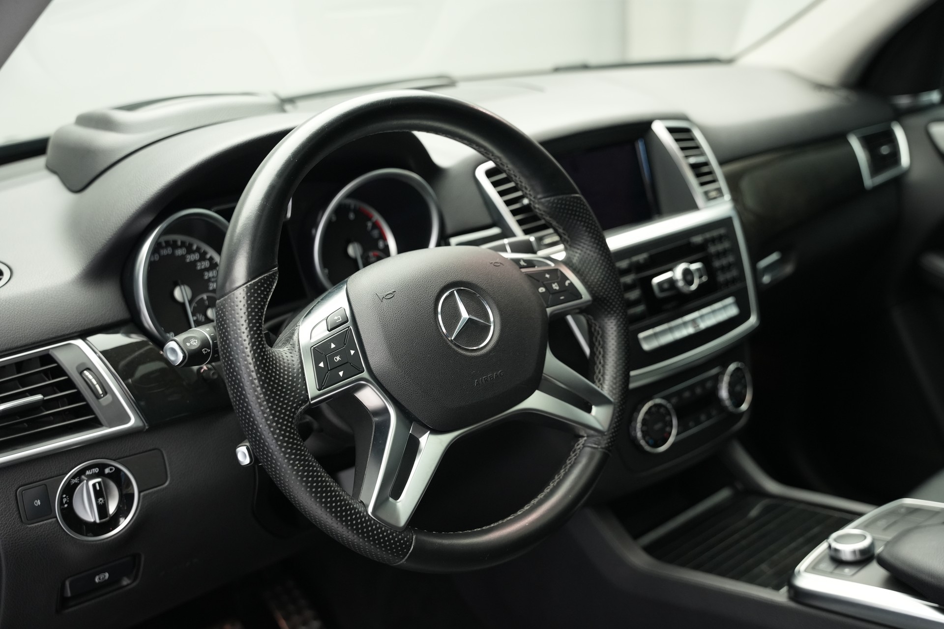 MERCEDES-BENZ ML 400 4Matic 7G-Tronic-image-21