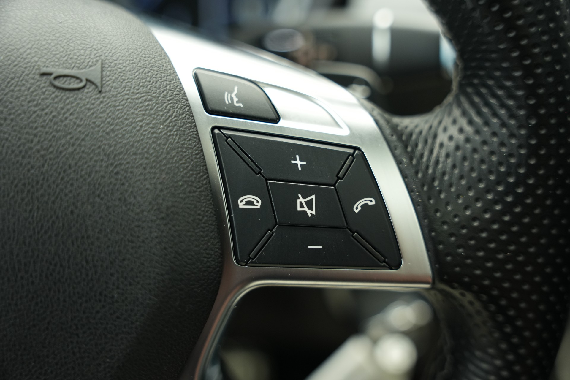 MERCEDES-BENZ ML 400 4Matic 7G-Tronic-image-31