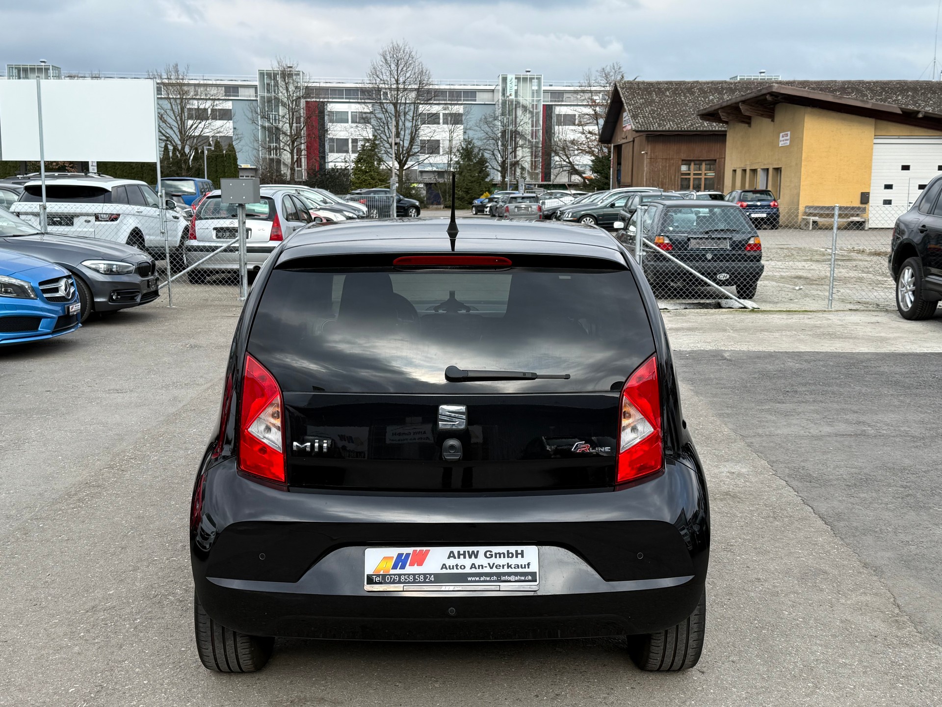 SEAT Mii 1.0 FR Line Eco / Frisch ab MFK & Service / 1 Jahr Garantie / 8-fach bereift / Bluetooth / Klimaautomatik / PDC-image-4