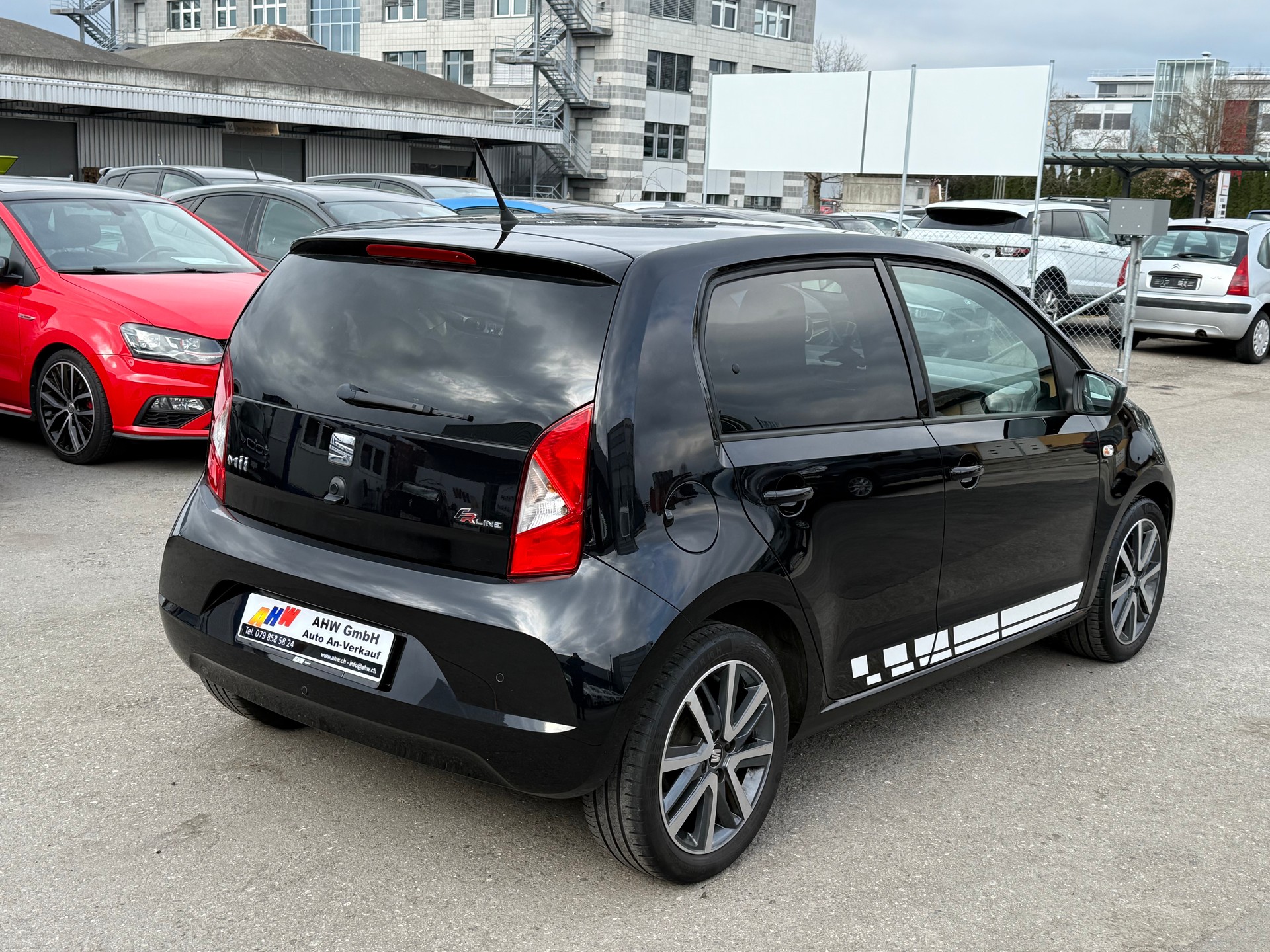 SEAT Mii 1.0 FR Line Eco / Frisch ab MFK & Service / 1 Jahr Garantie / 8-fach bereift / Bluetooth / Klimaautomatik / PDC-image-3