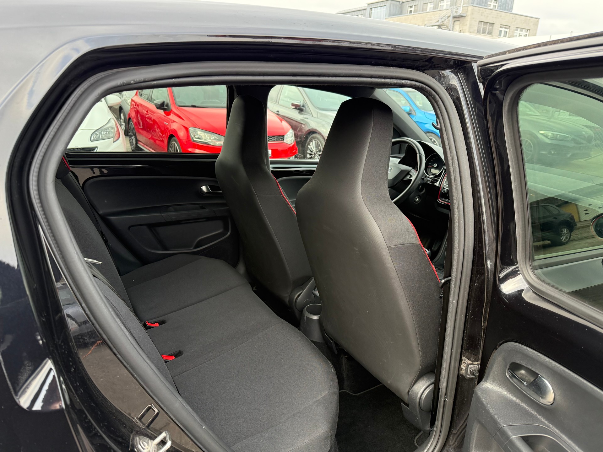 SEAT Mii 1.0 FR Line Eco / Frisch ab MFK & Service / 1 Jahr Garantie / 8-fach bereift / Bluetooth / Klimaautomatik / PDC-image-12