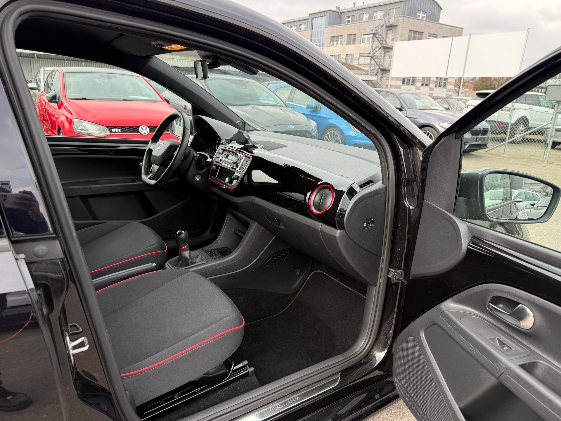 SEAT Mii 1.0 FR Line Eco / Frisch ab MFK & Service / 1 Jahr Garantie / 8-fach bereift / Bluetooth / Klimaautomatik / PDC-image-7