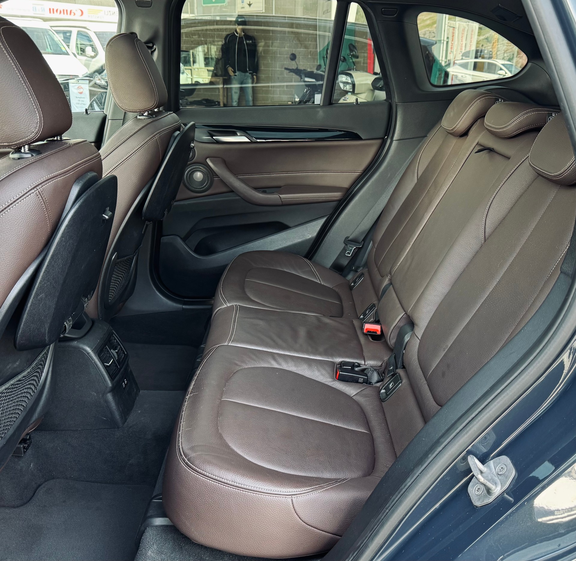 BMW X1 xDrive 18d Sport Line Steptronic-image-10