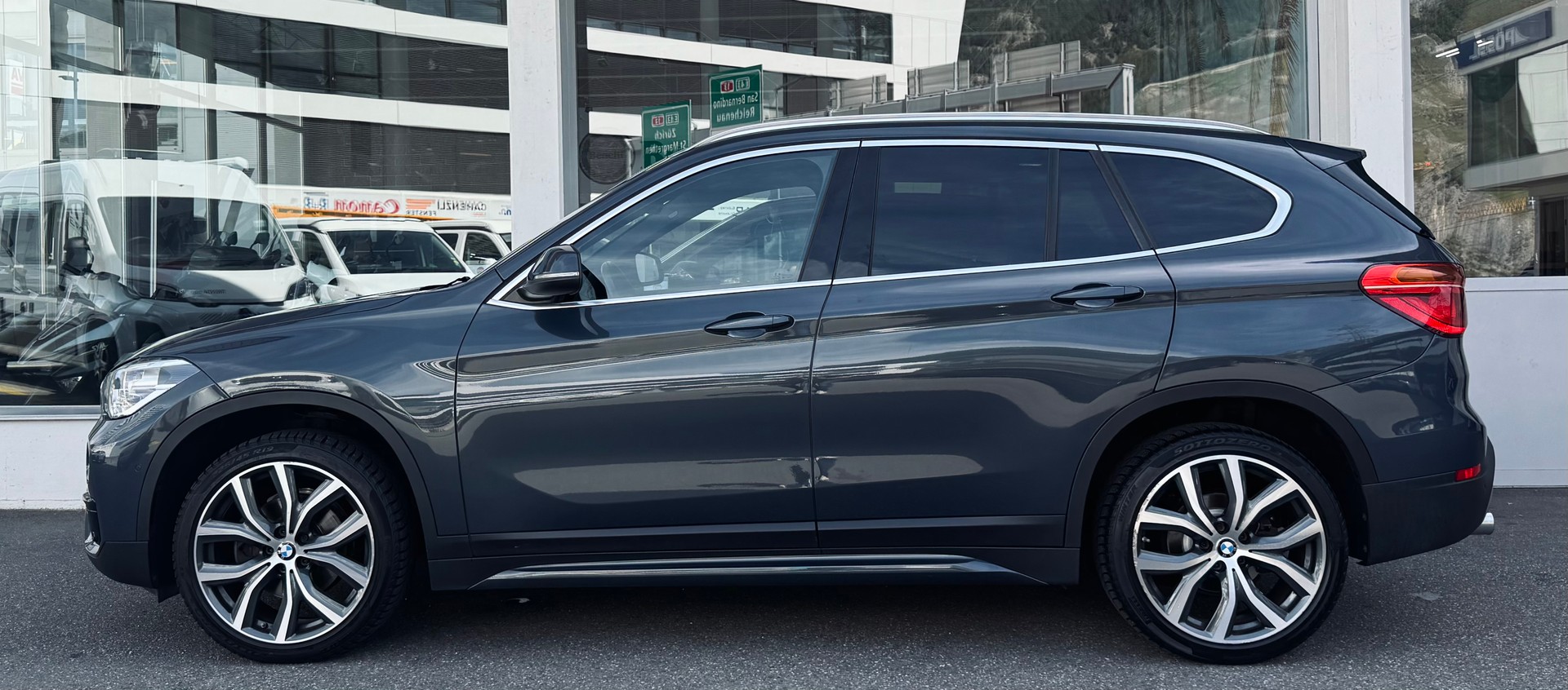 BMW X1 xDrive 18d Sport Line Steptronic-image-2
