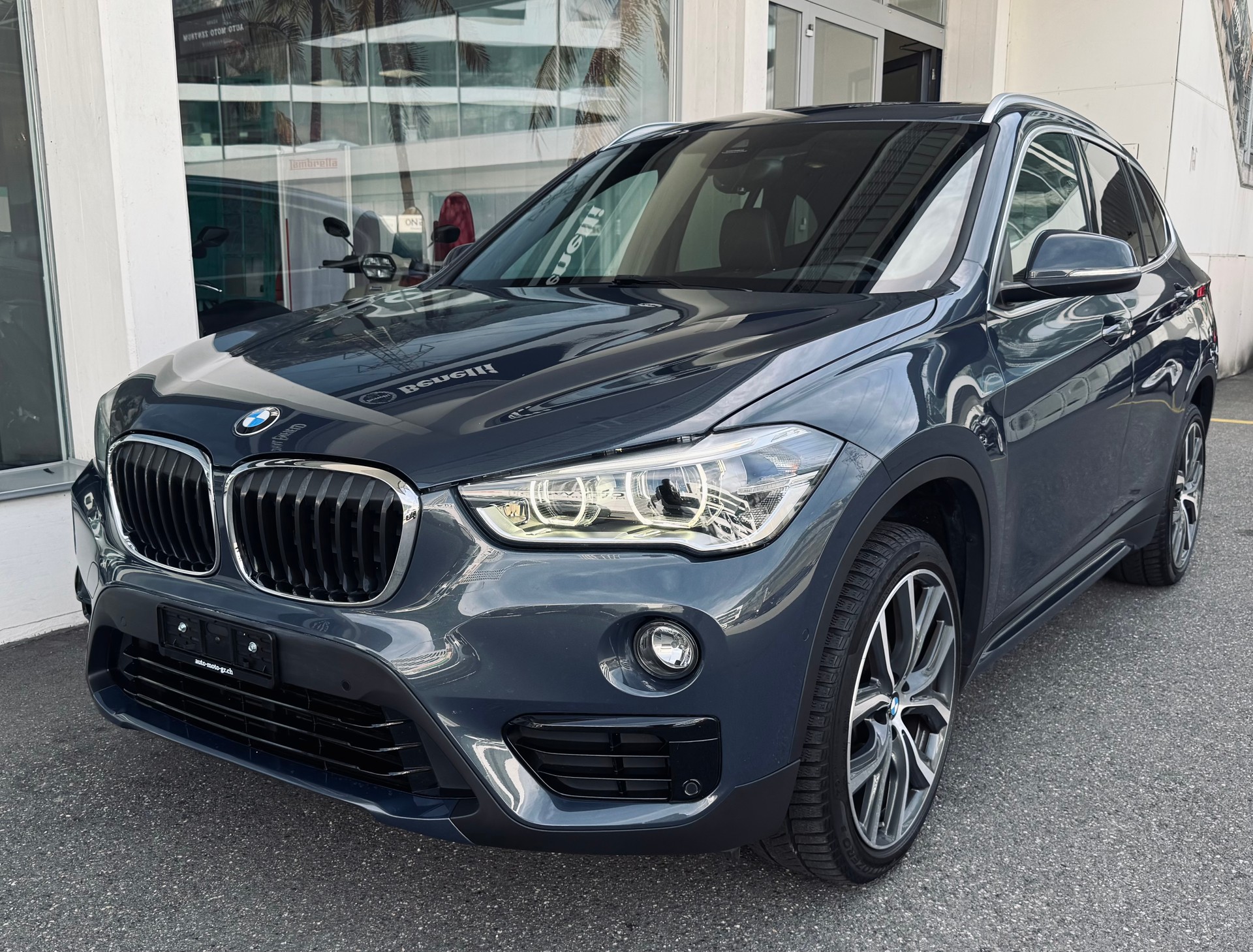 BMW X1 xDrive 18d Sport Line Steptronic-image-5