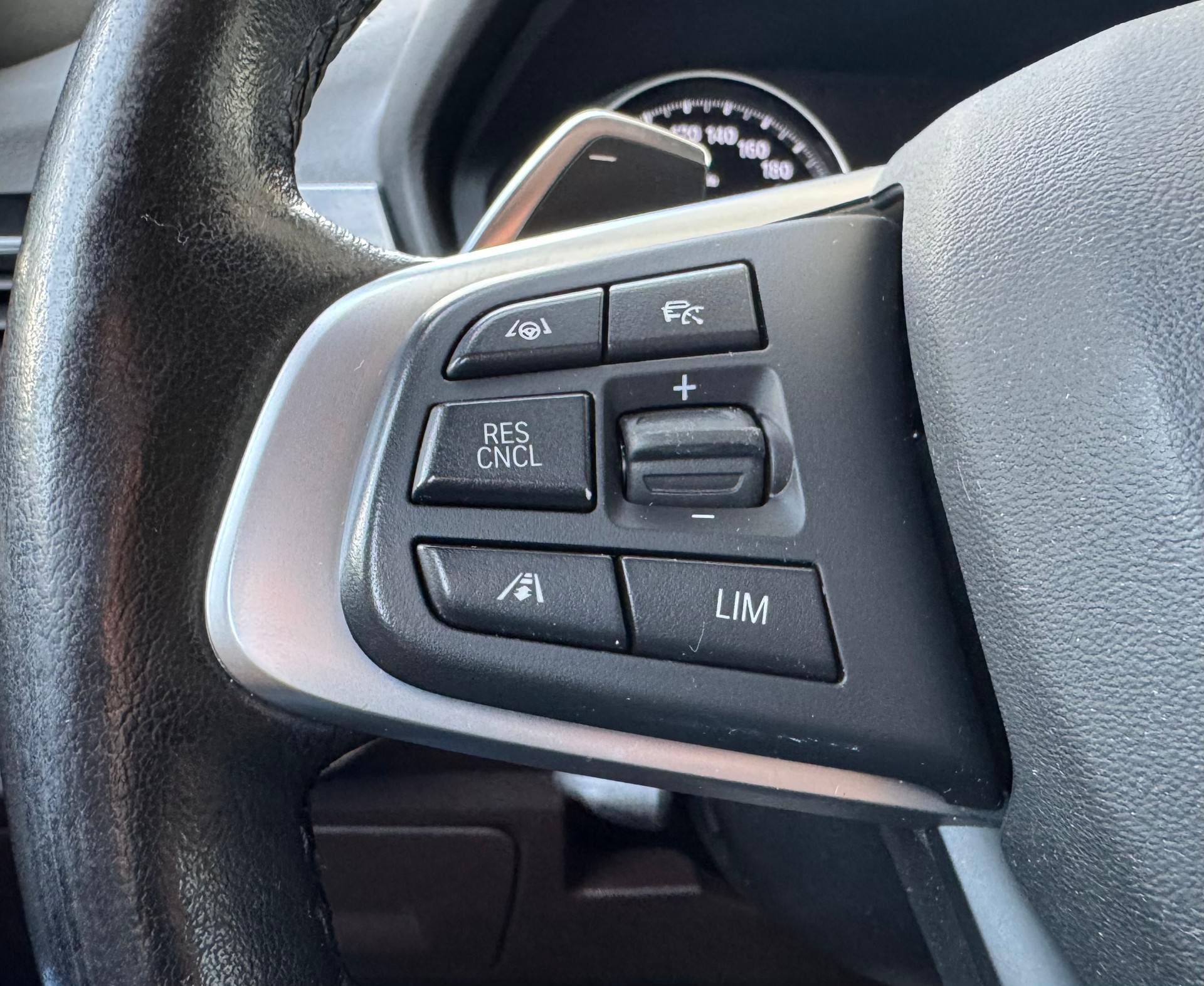 BMW X1 xDrive 18d Sport Line Steptronic-image-16