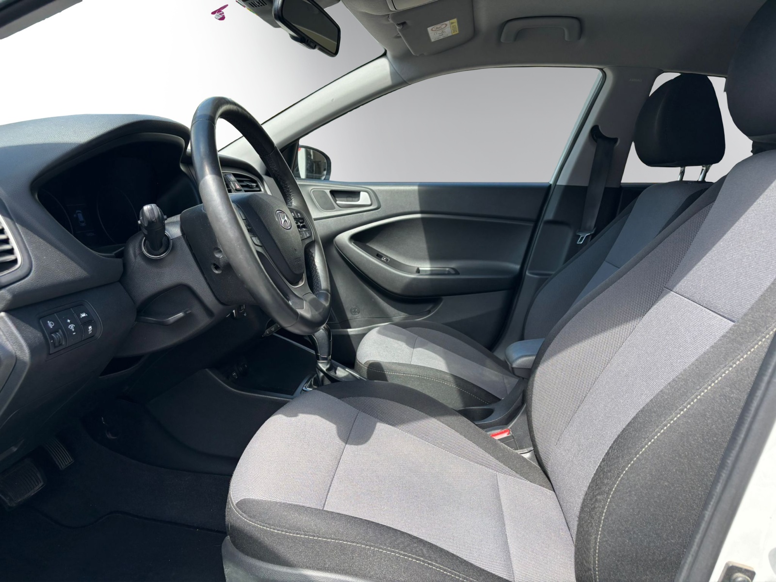 HYUNDAI i20 1.0 T-GDi Amplia-image-6