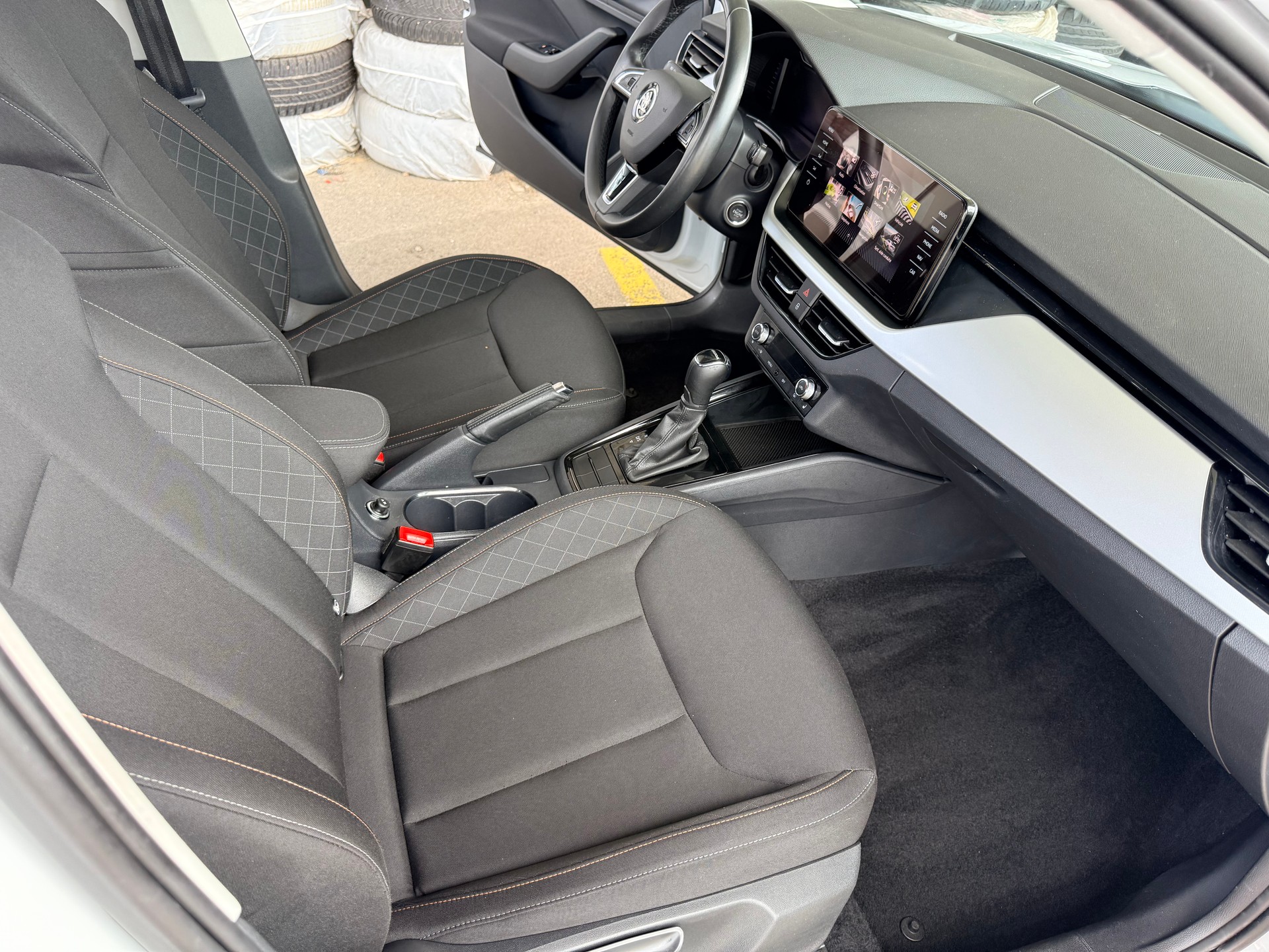 SKODA Kamiq 1.0 TSI Ambition DSG-image-13