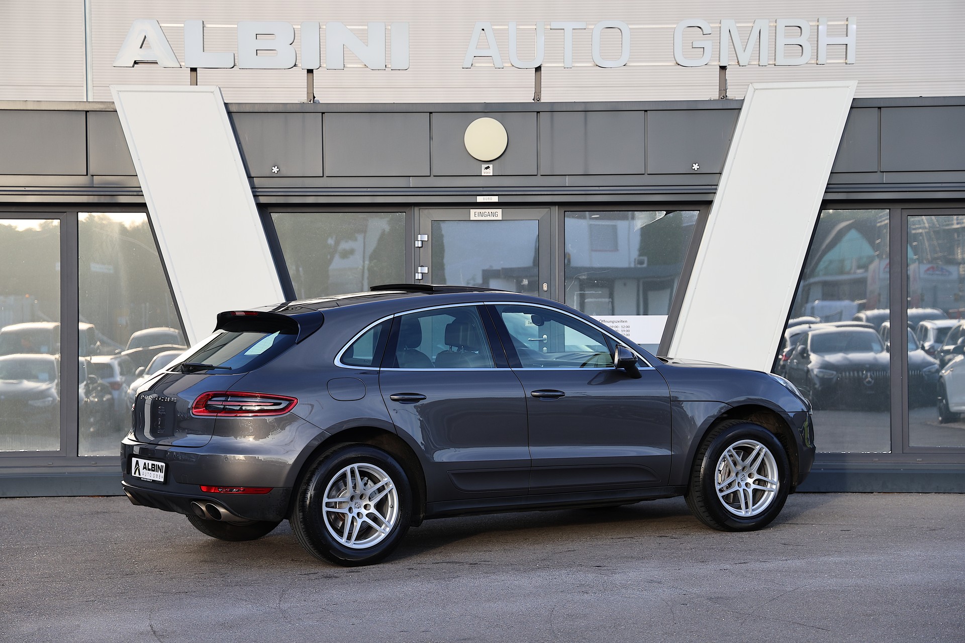 PORSCHE Macan 3.0 V6 S-showroom-element-2
