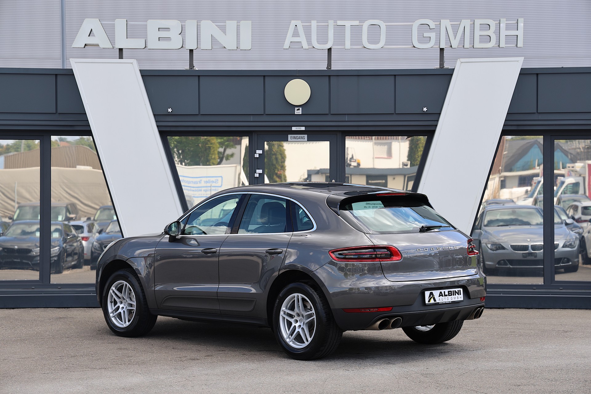 PORSCHE Macan 3.0 V6 S-showroom-element-3
