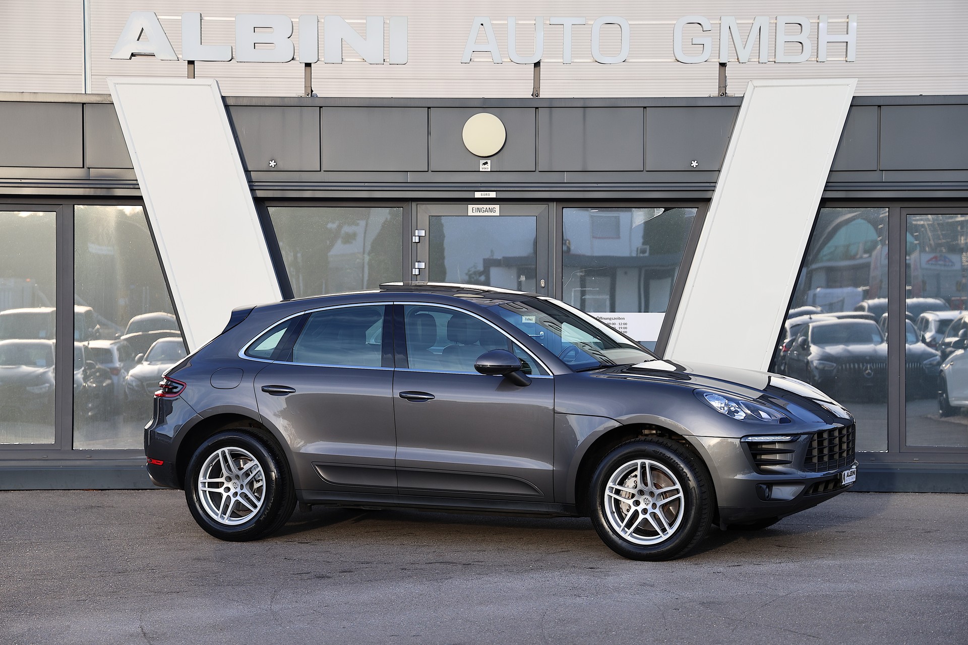 PORSCHE Macan 3.0 V6 S-showroom-element-1