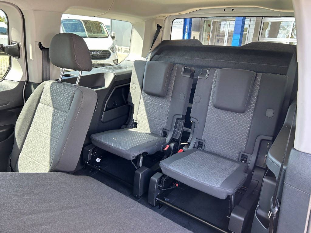 FORD TOURNEO CONNECT Grand 2.0 EcoBlue 122 Titanium-image-19
