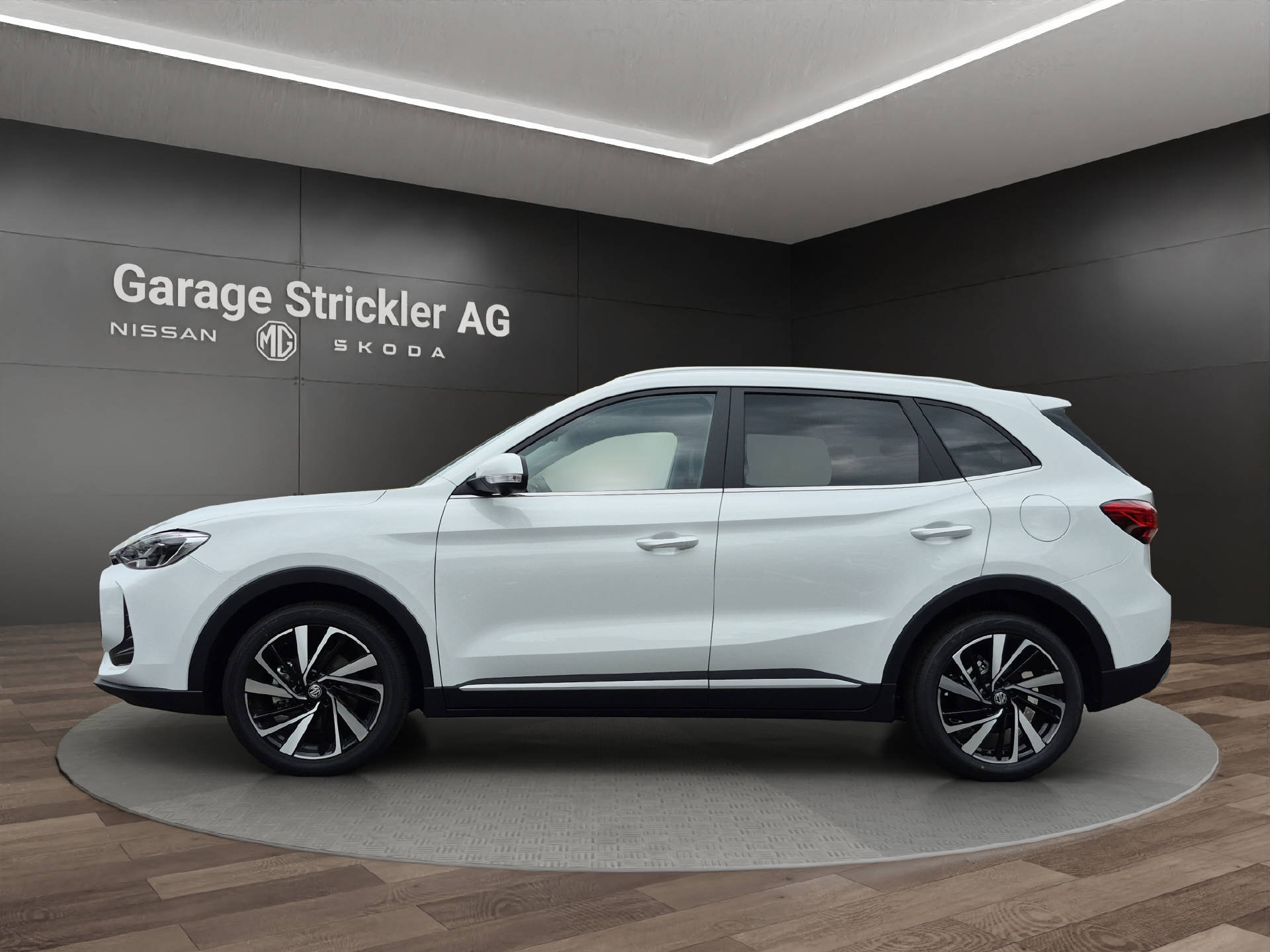 MG ZS 1.5 Hybrid+ Luxury Sunroof-image-1