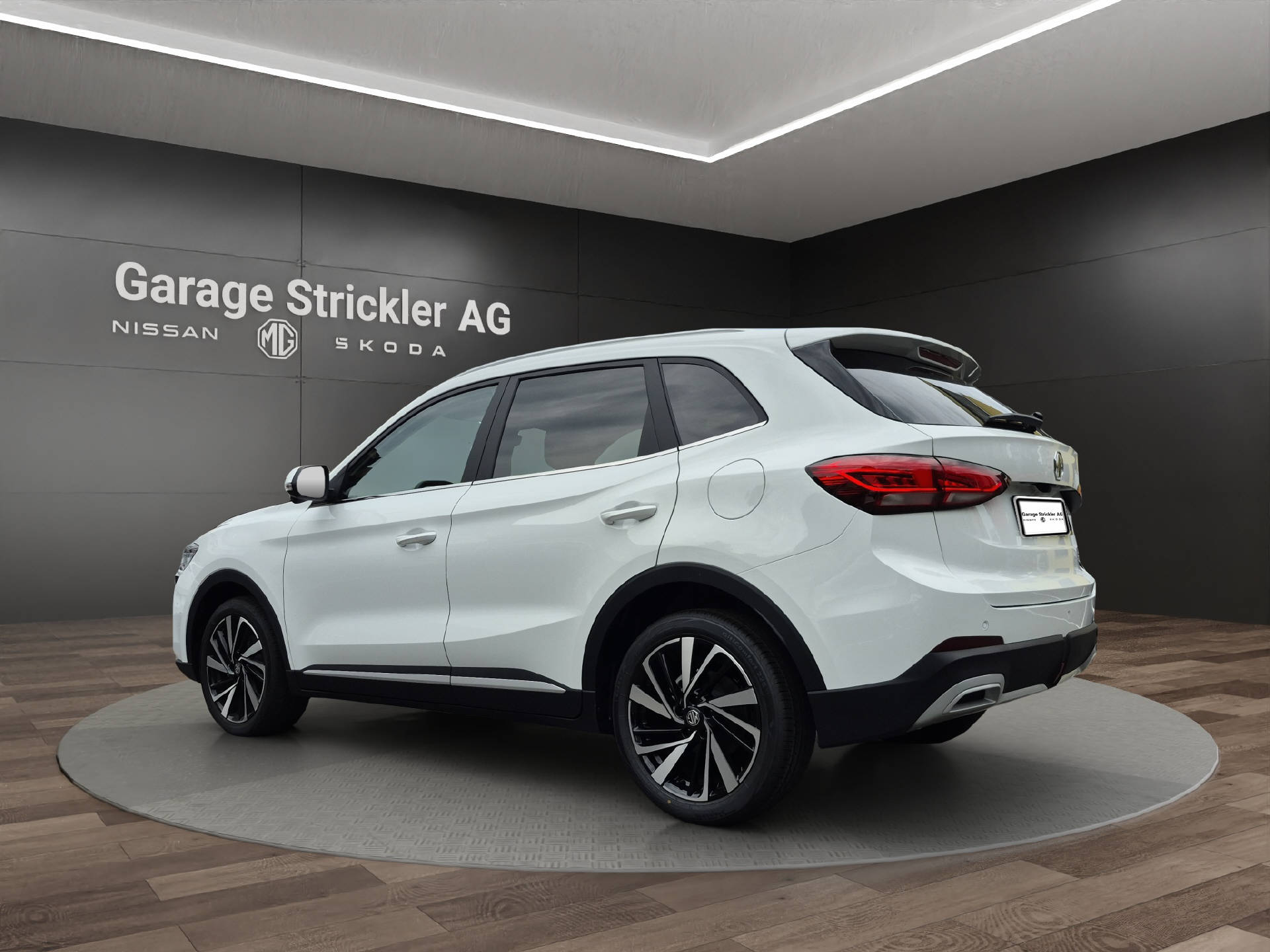 MG ZS 1.5 Hybrid+ Luxury Sunroof-image-2