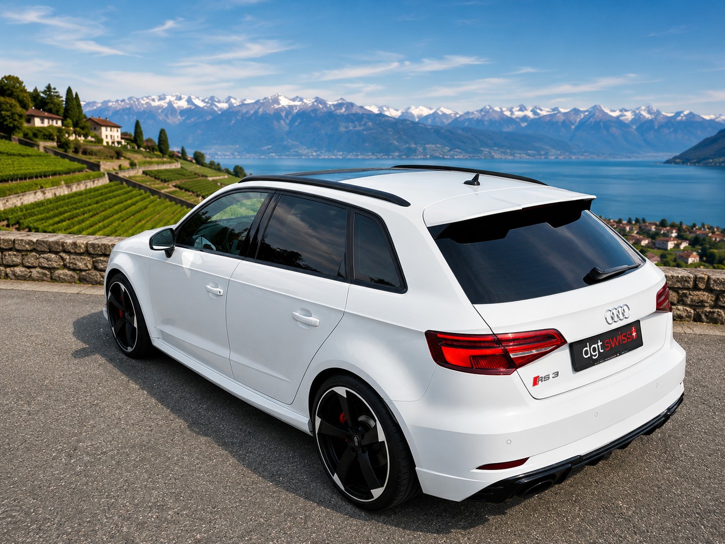 AUDI RS3 Sportback 2.5 TSI quattro S-tronic-image-2