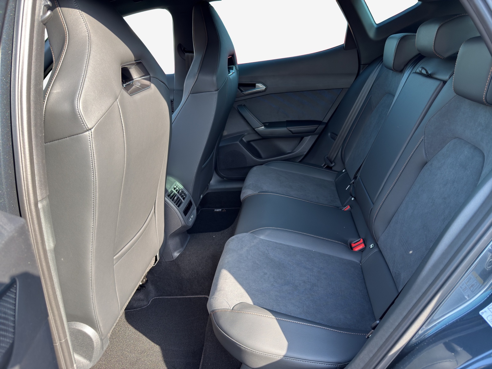 CUPRA Formentor 1.5 e-HYBRID pHEV Prime Edition VZ DSG-image-11