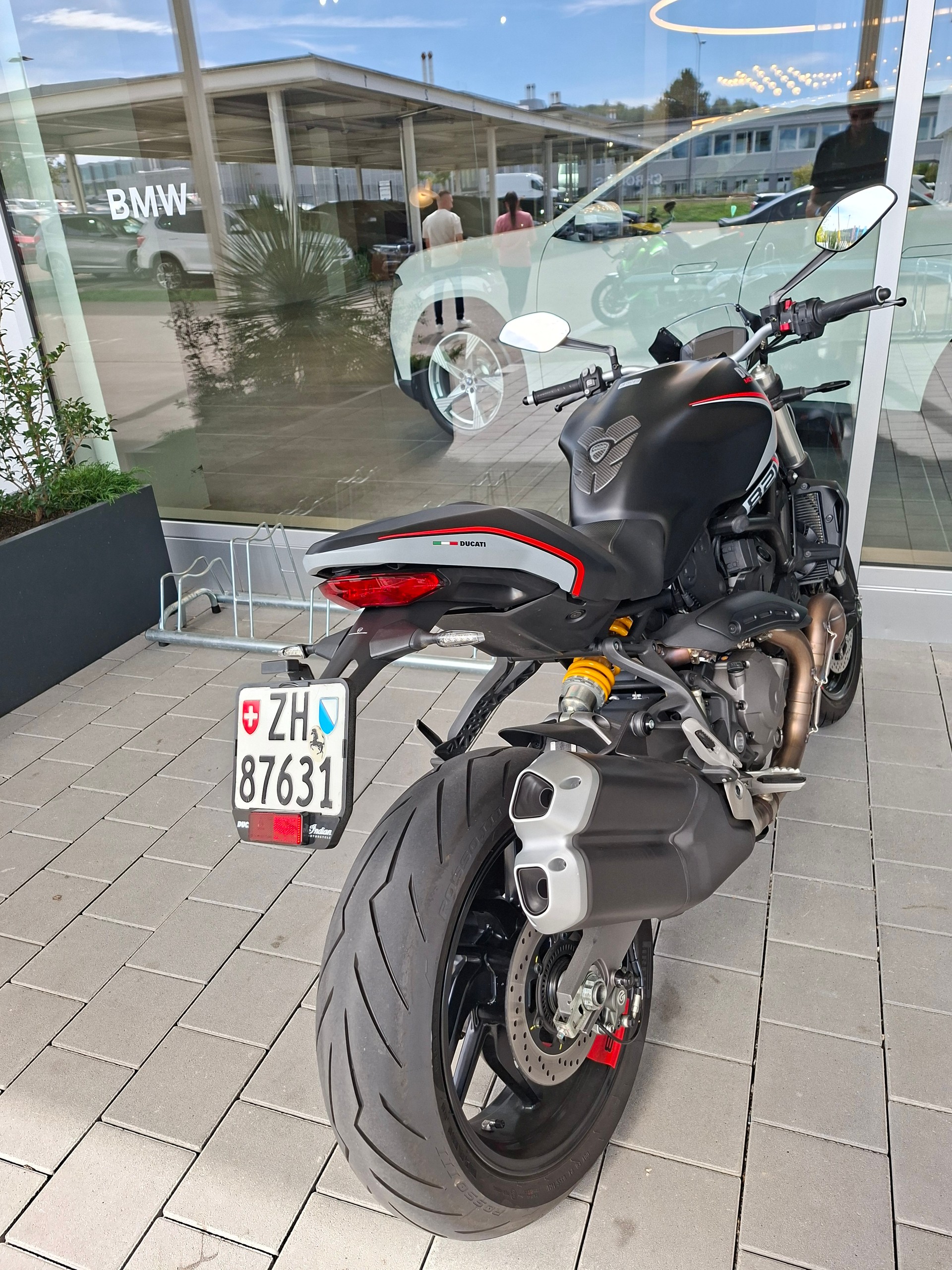 DUCATI Monster 821-image-4