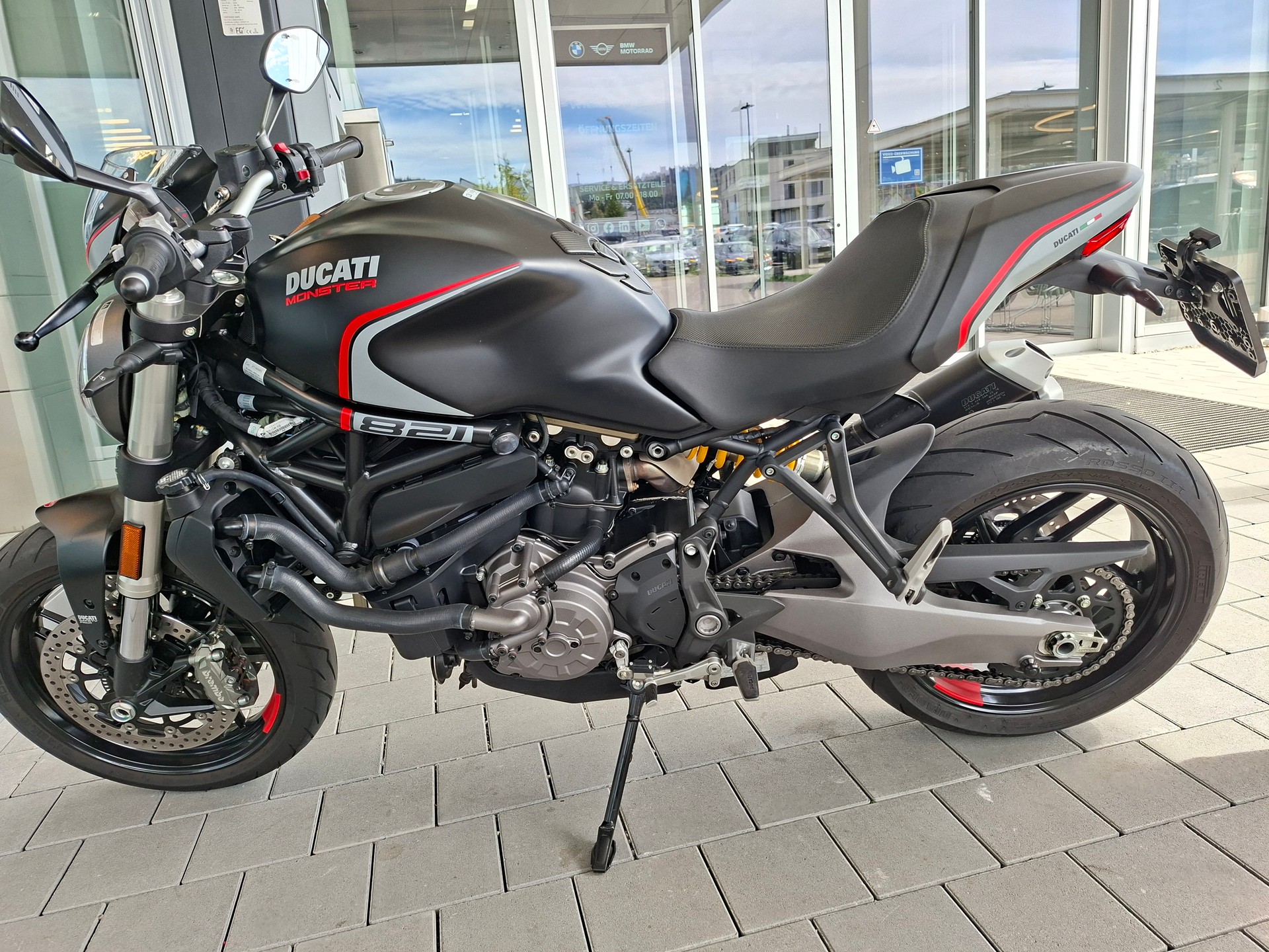 DUCATI Monster 821