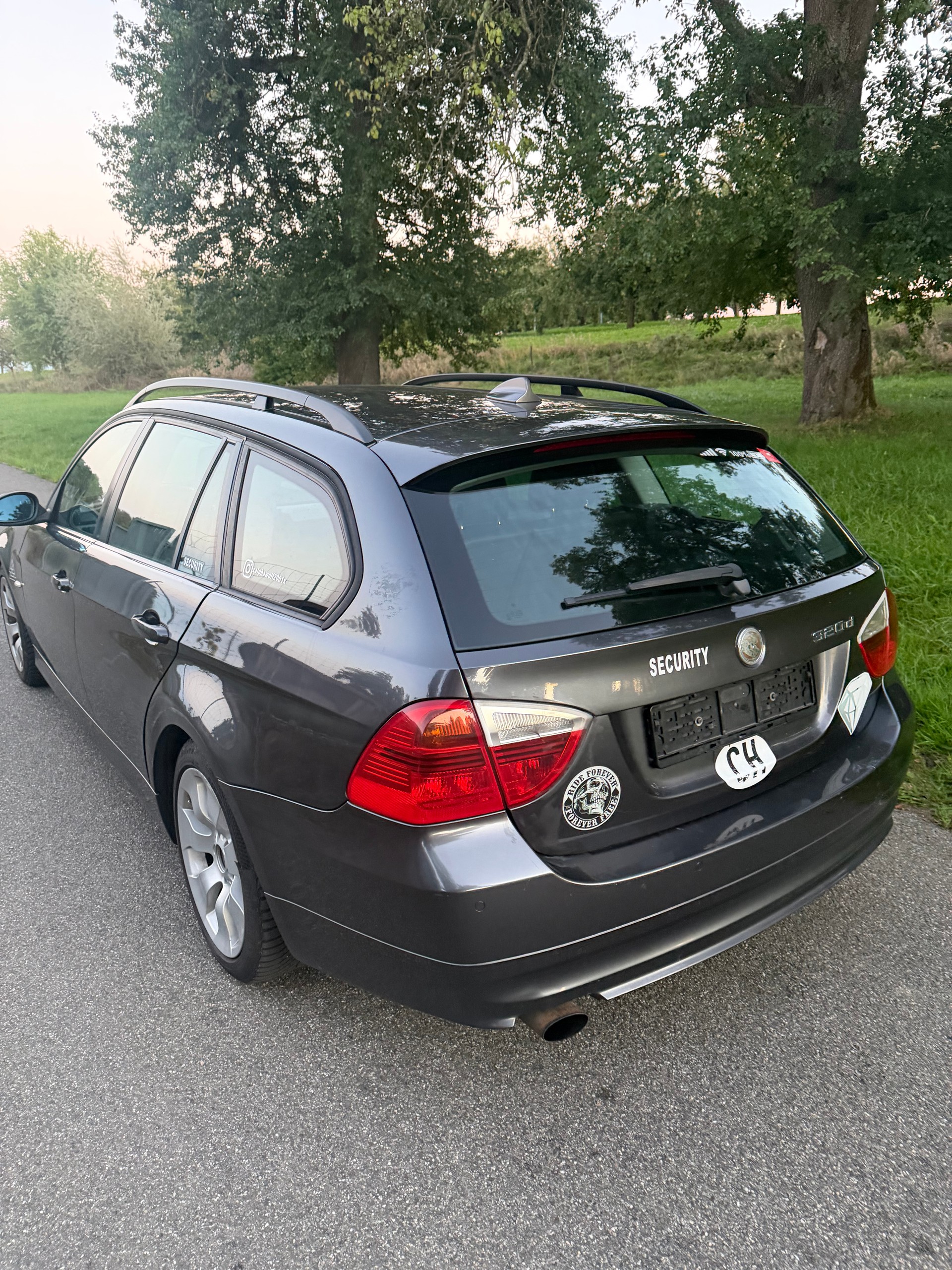 BMW 320d-image-6