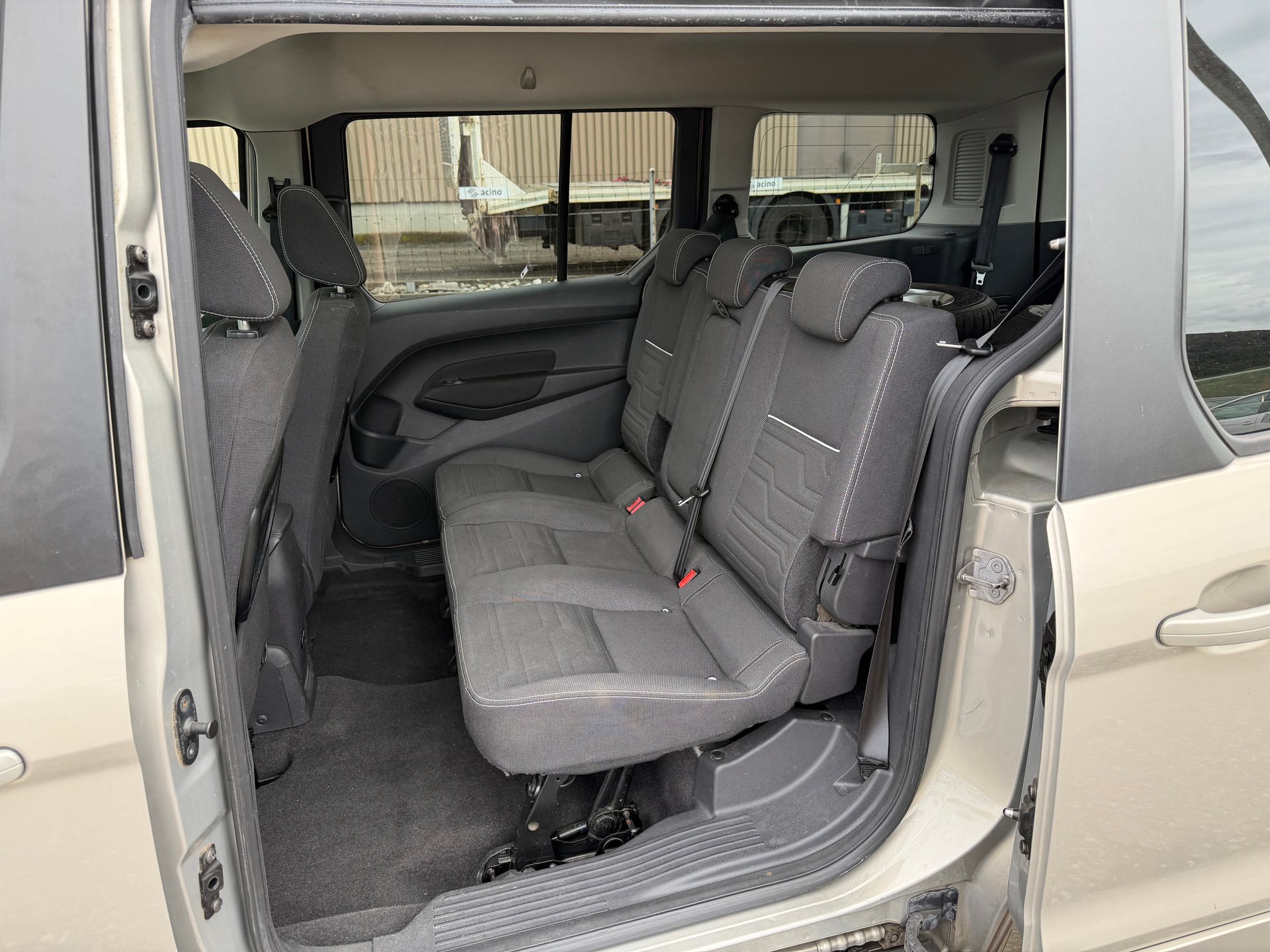FORD Grand Tourneo Connect 1.6 SCTi Titanium Automatic-image-9