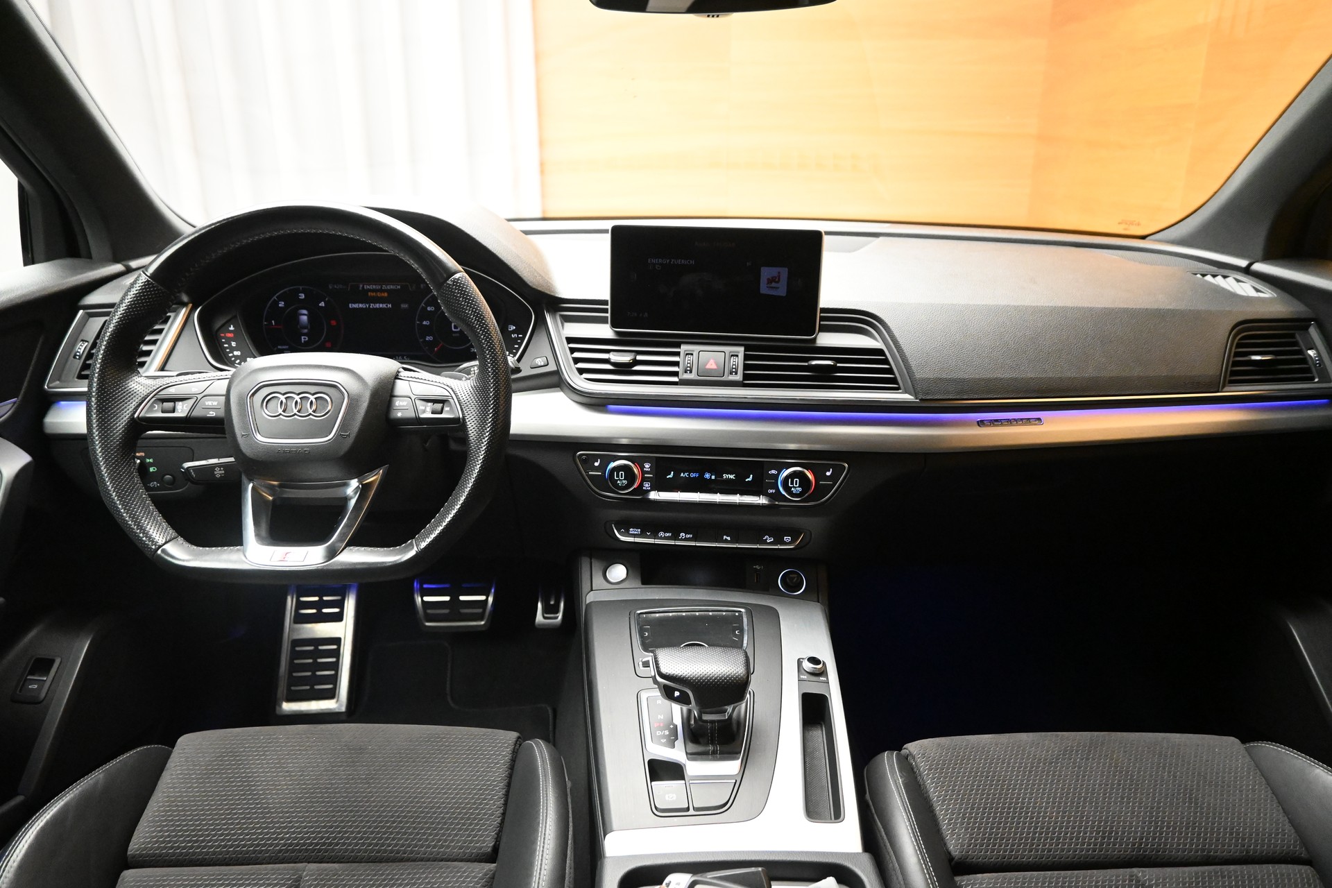 AUDI Q5 40 TDI sport quattro S-tronic *S-Line*-image-8