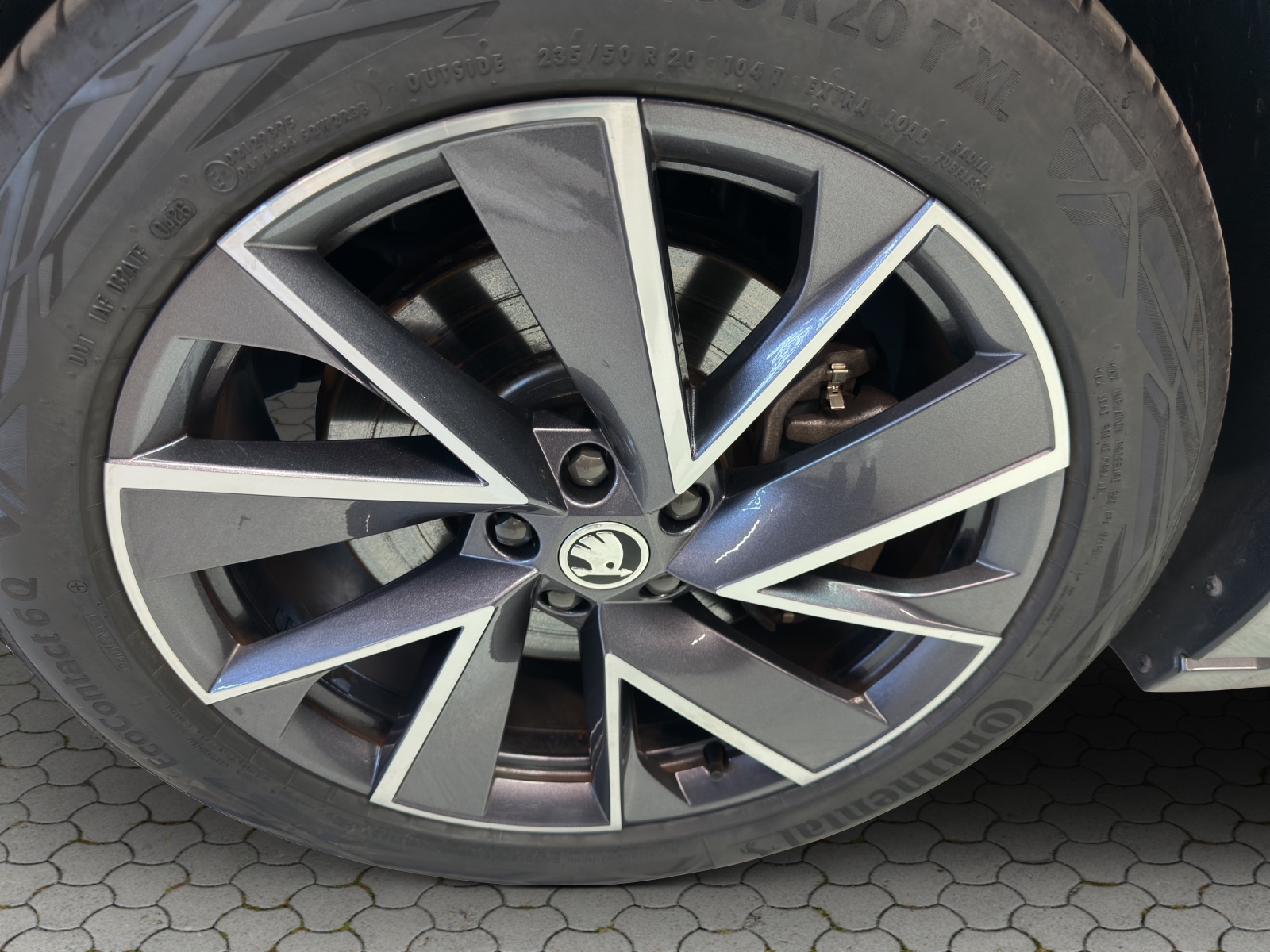 SKODA Enyaq iV 80x SportLine-image-8