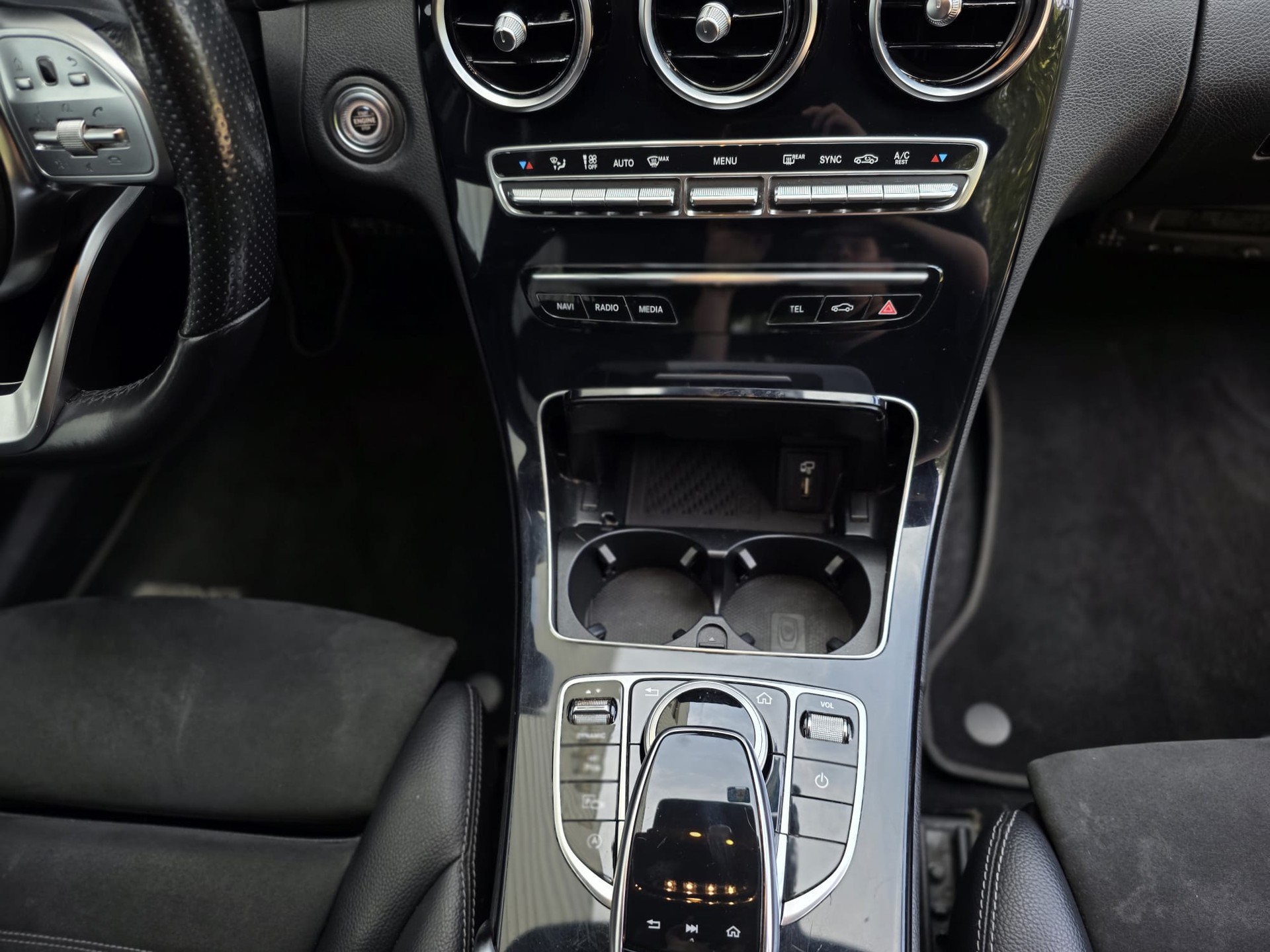 MERCEDES-BENZ C 200 4Matic AMG Line 9G-Tronic-image-7