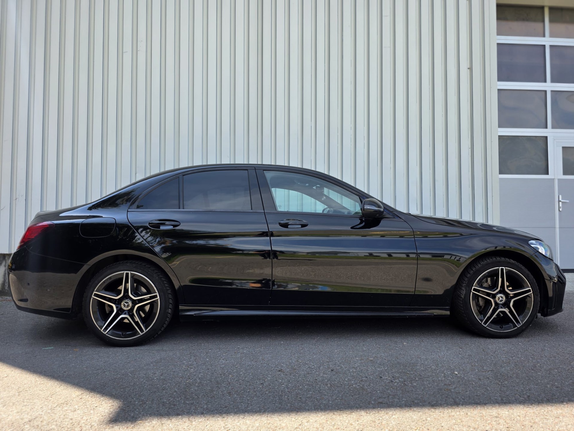 MERCEDES-BENZ C 200 4Matic AMG Line 9G-Tronic-image-6