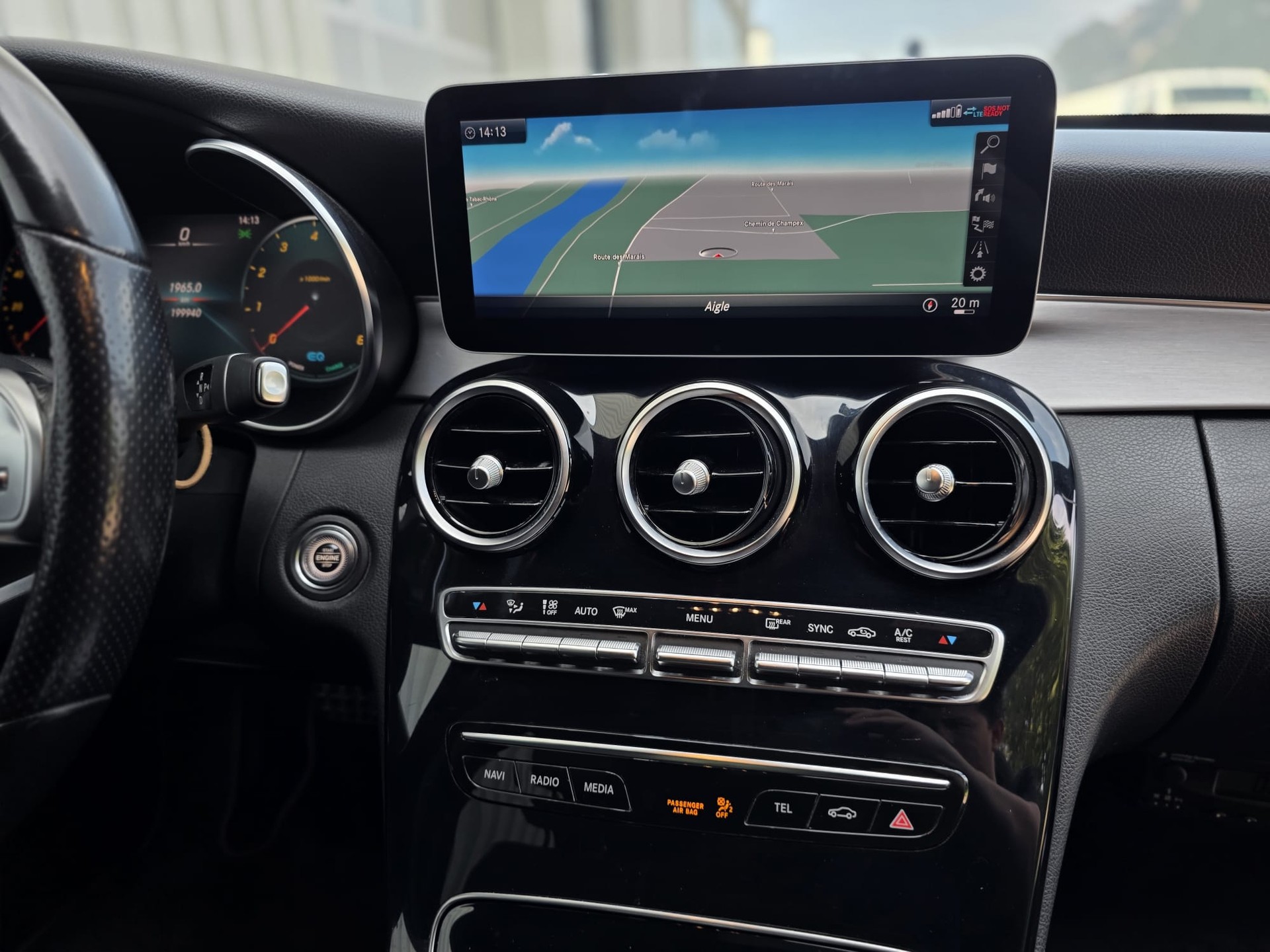 MERCEDES-BENZ C 200 4Matic AMG Line 9G-Tronic-image-8