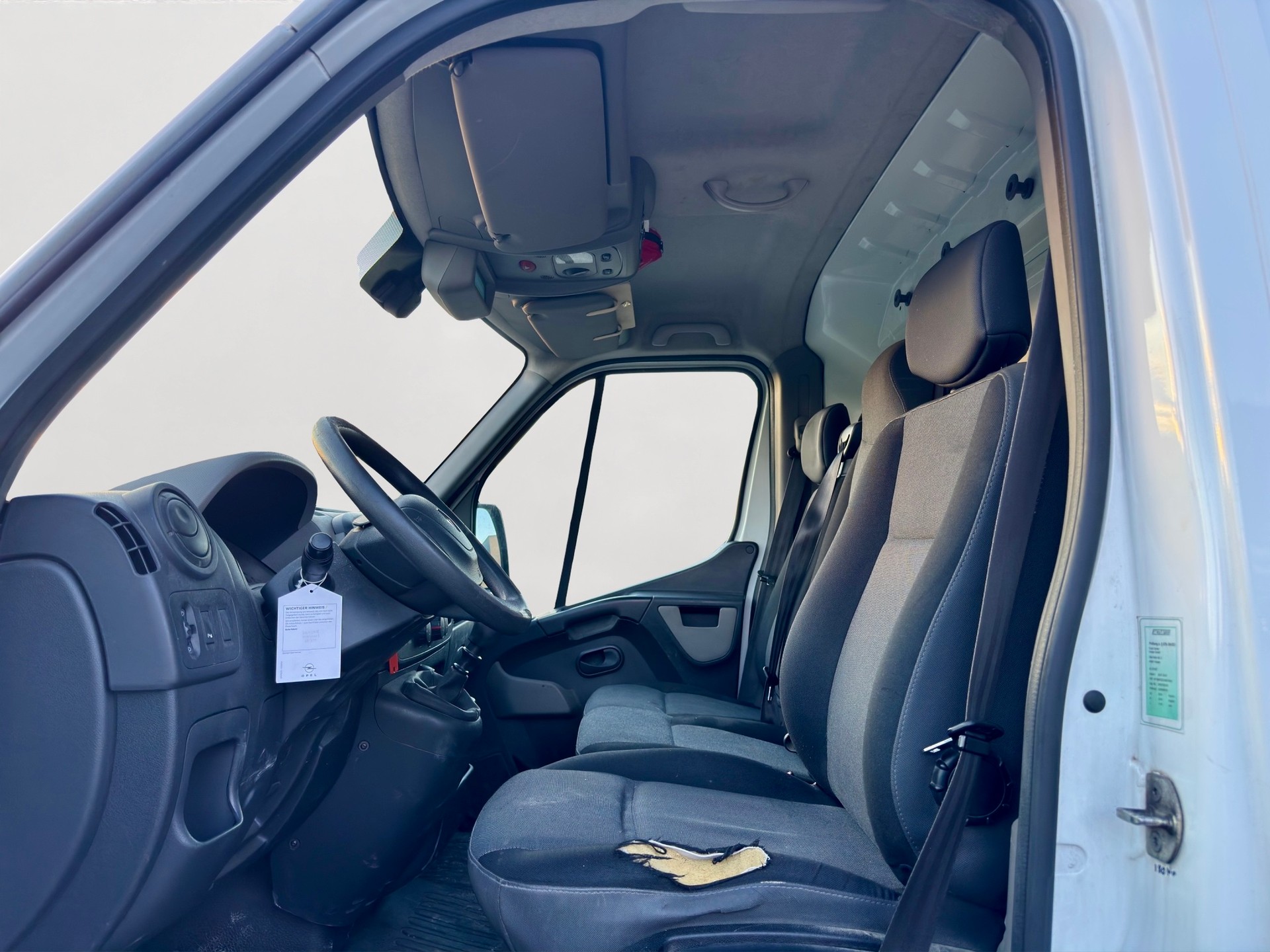 RENAULT Master T35 2.3dCi L2H2-image-8