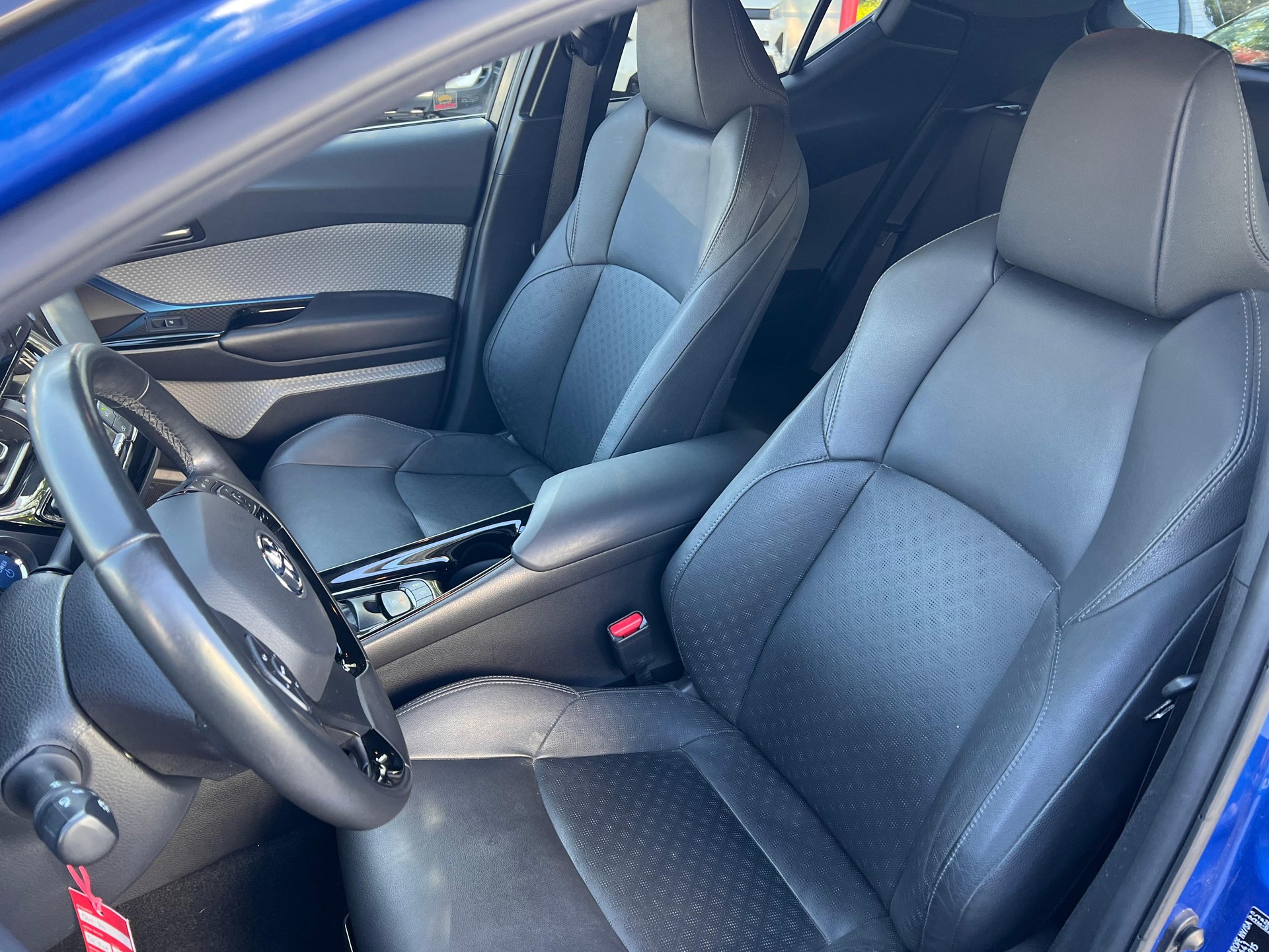 TOYOTA C-HR 1.8 VVTi HSD Style-image-9