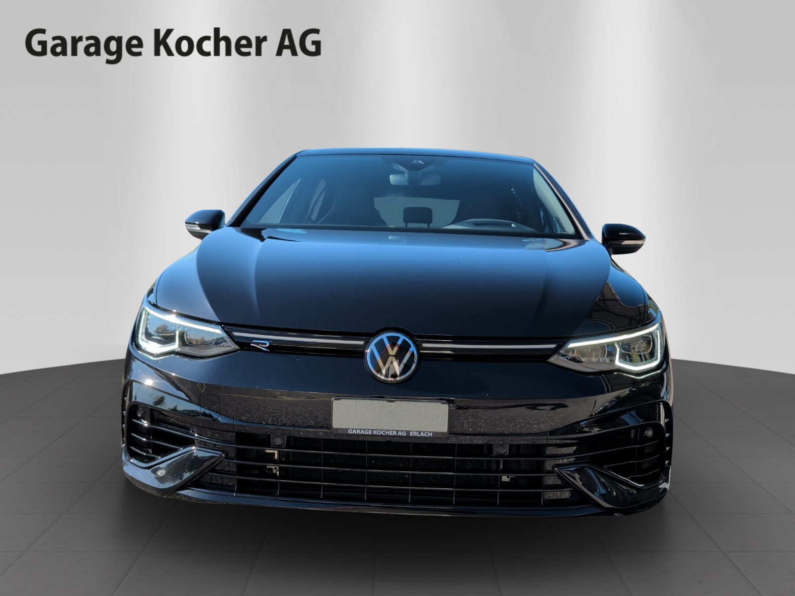 VW Golf 2.0 TSI R DSG 4Motion-image-1