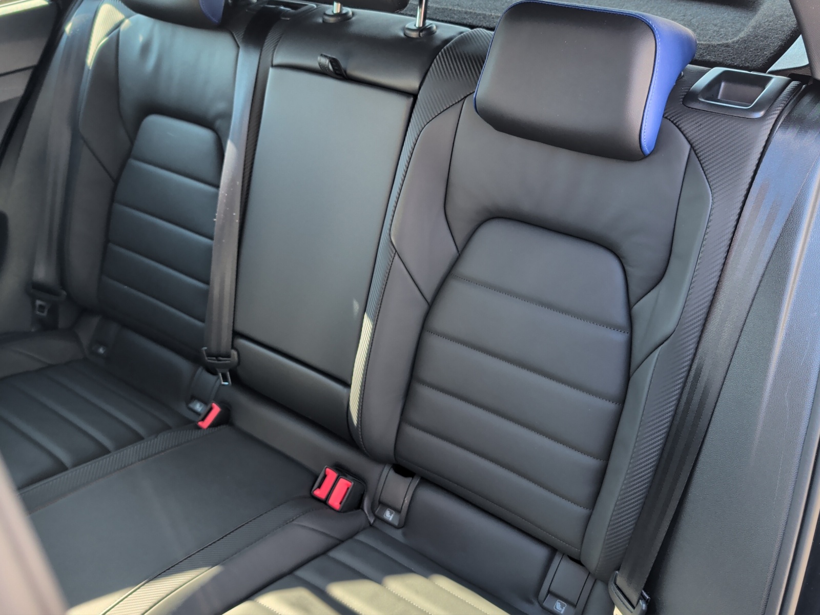 VW Golf 2.0 TSI R DSG 4Motion-image-10