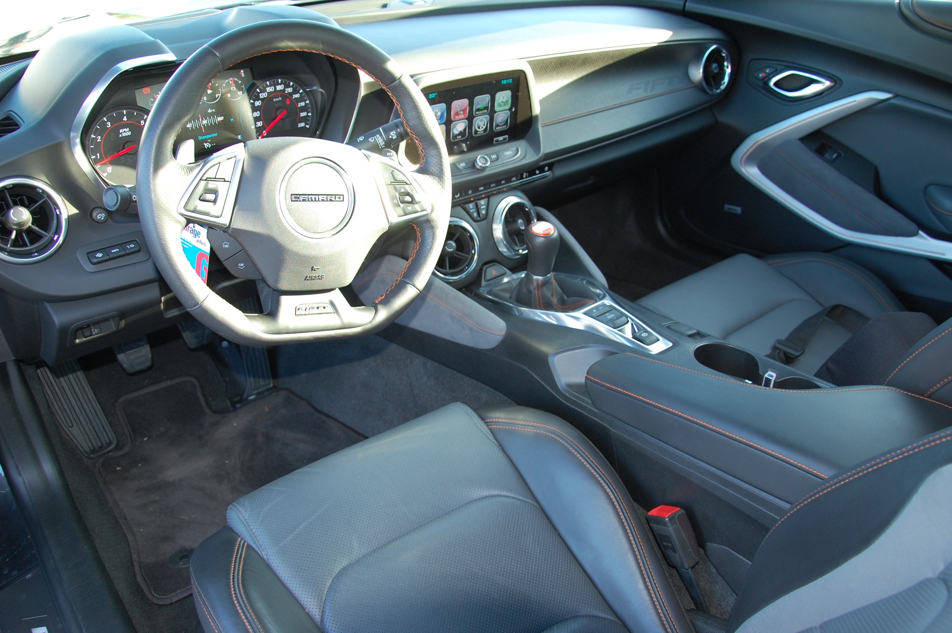 CHEVROLET Camaro 6.2 Coupé 50th Ann. Edition Automatic-image-11