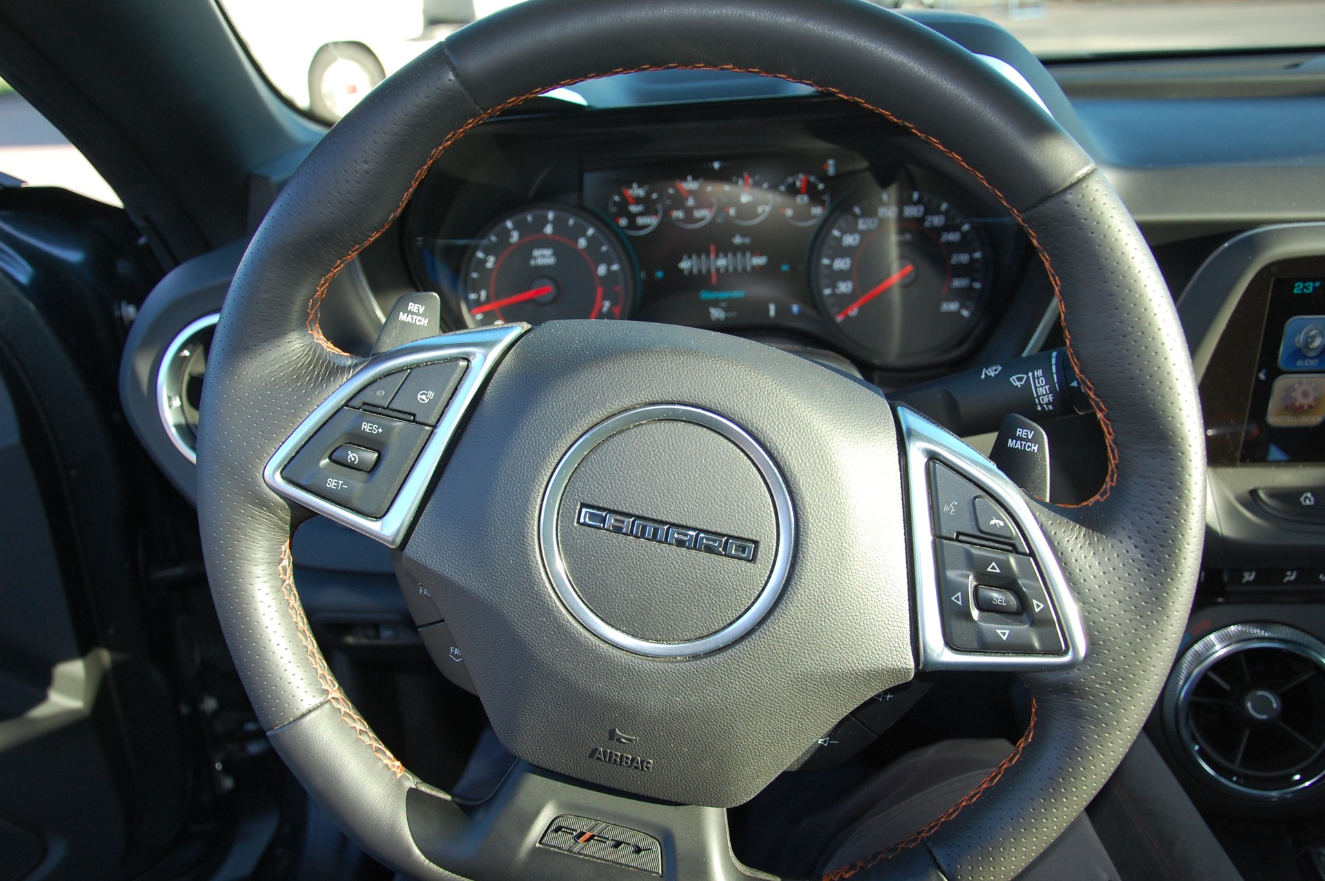 CHEVROLET Camaro 6.2 Coupé 50th Ann. Edition Automatic-image-9
